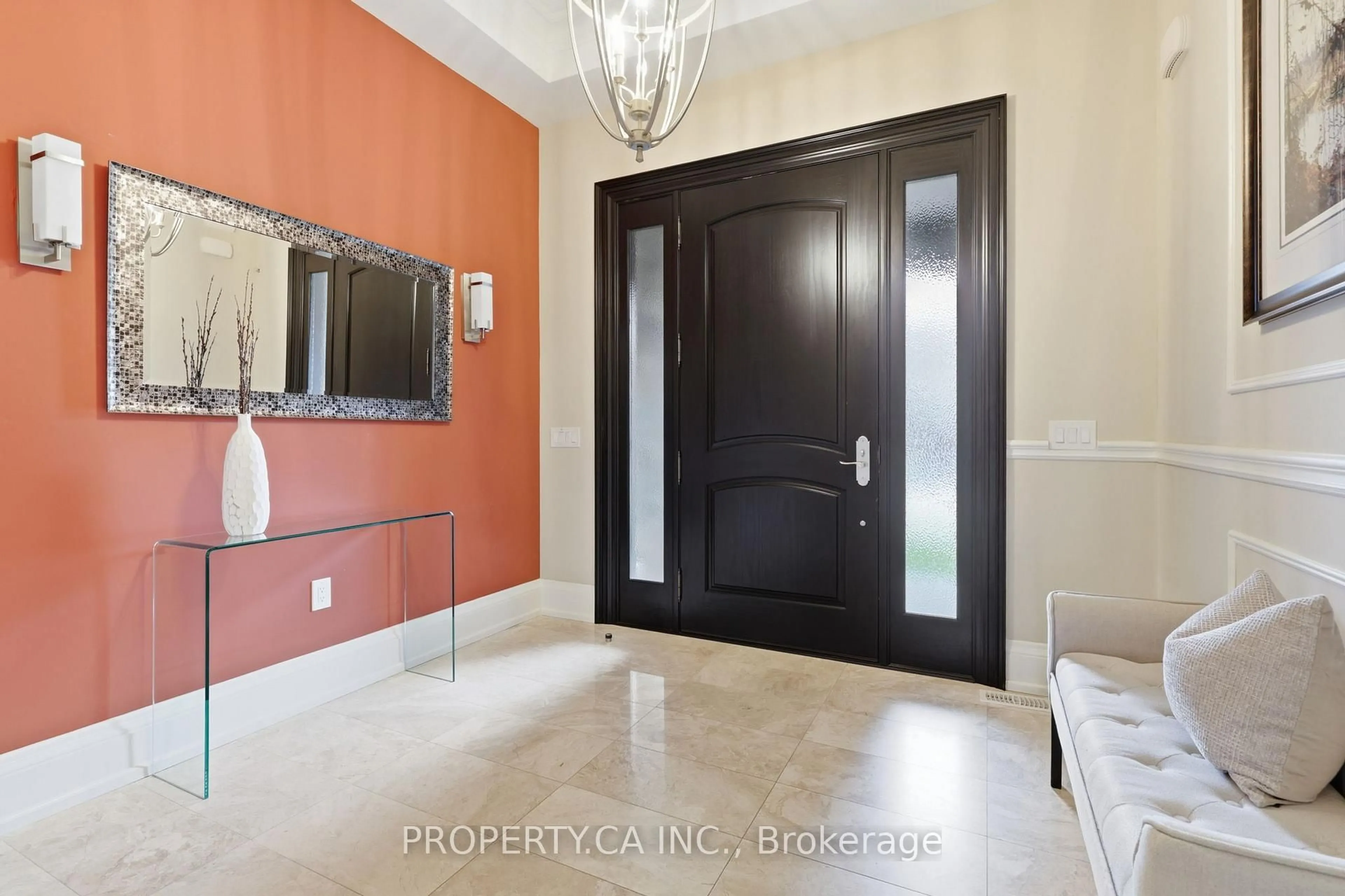 Indoor entryway for 44 Hogan Crt, King Ontario L7B 0M1