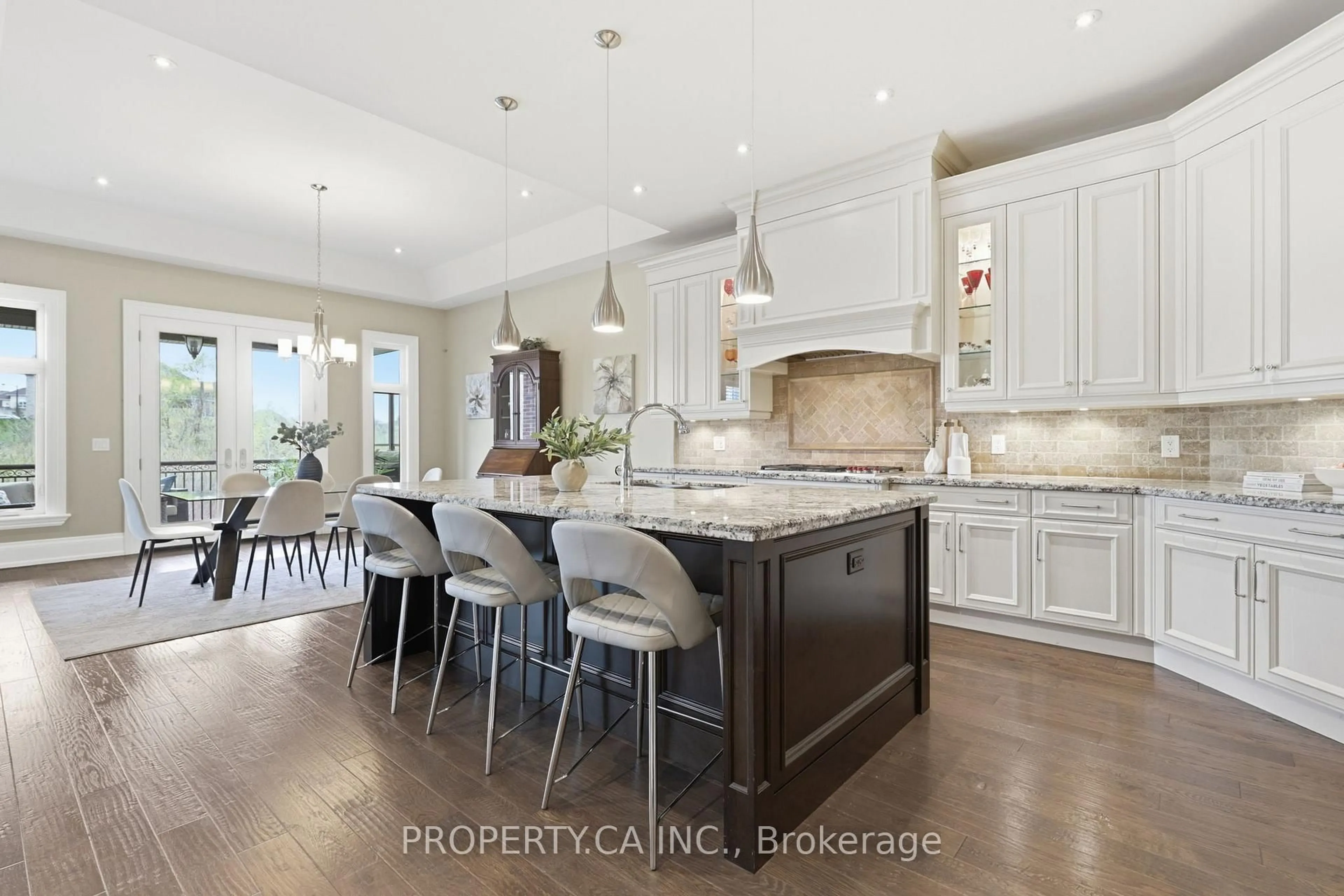 Open concept kitchen, ceramic/tile floor for 44 Hogan Crt, King Ontario L7B 0M1