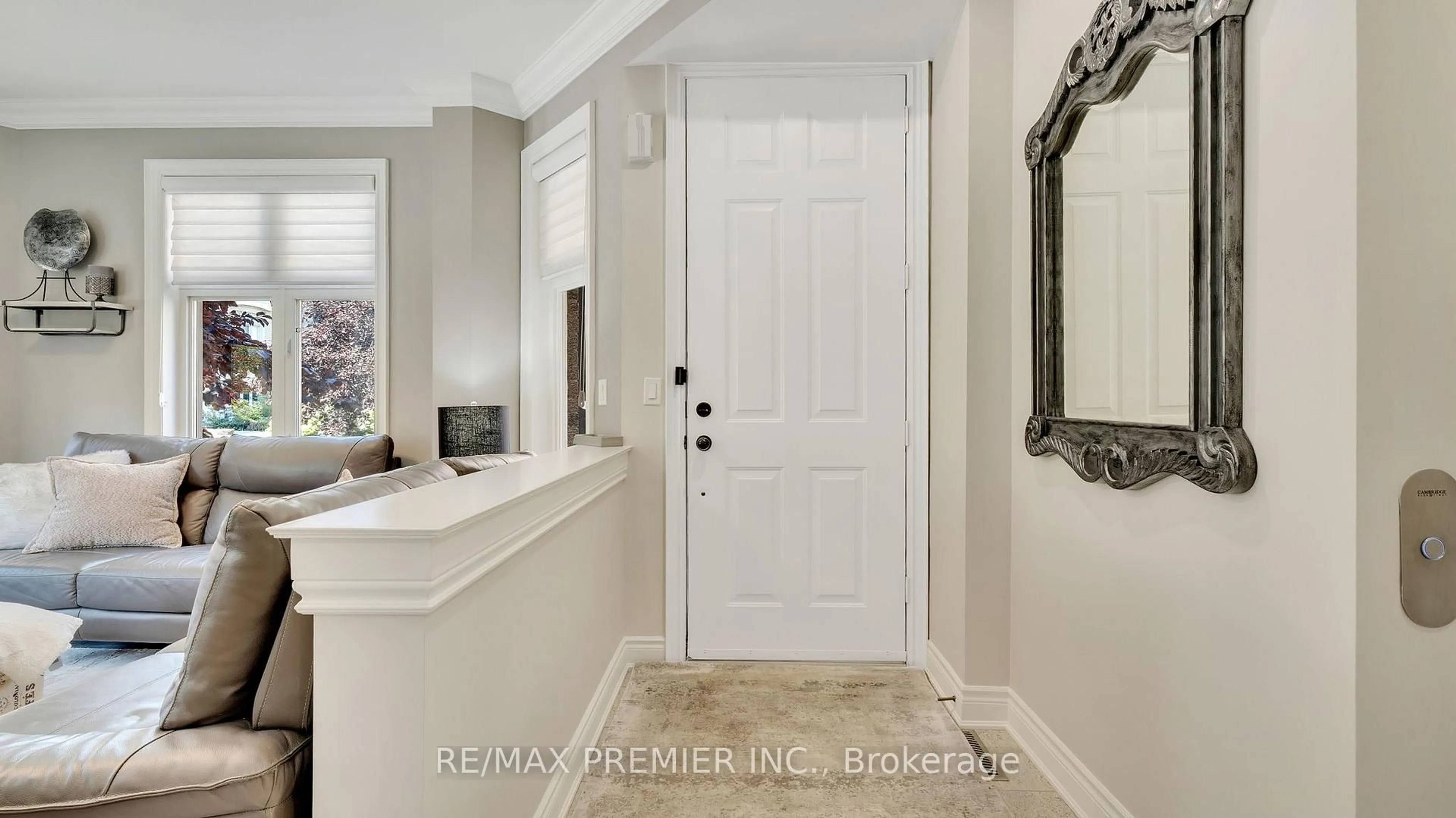 Indoor entryway for 10 Henry Peters Lane, Vaughan Ontario L4L 0A7
