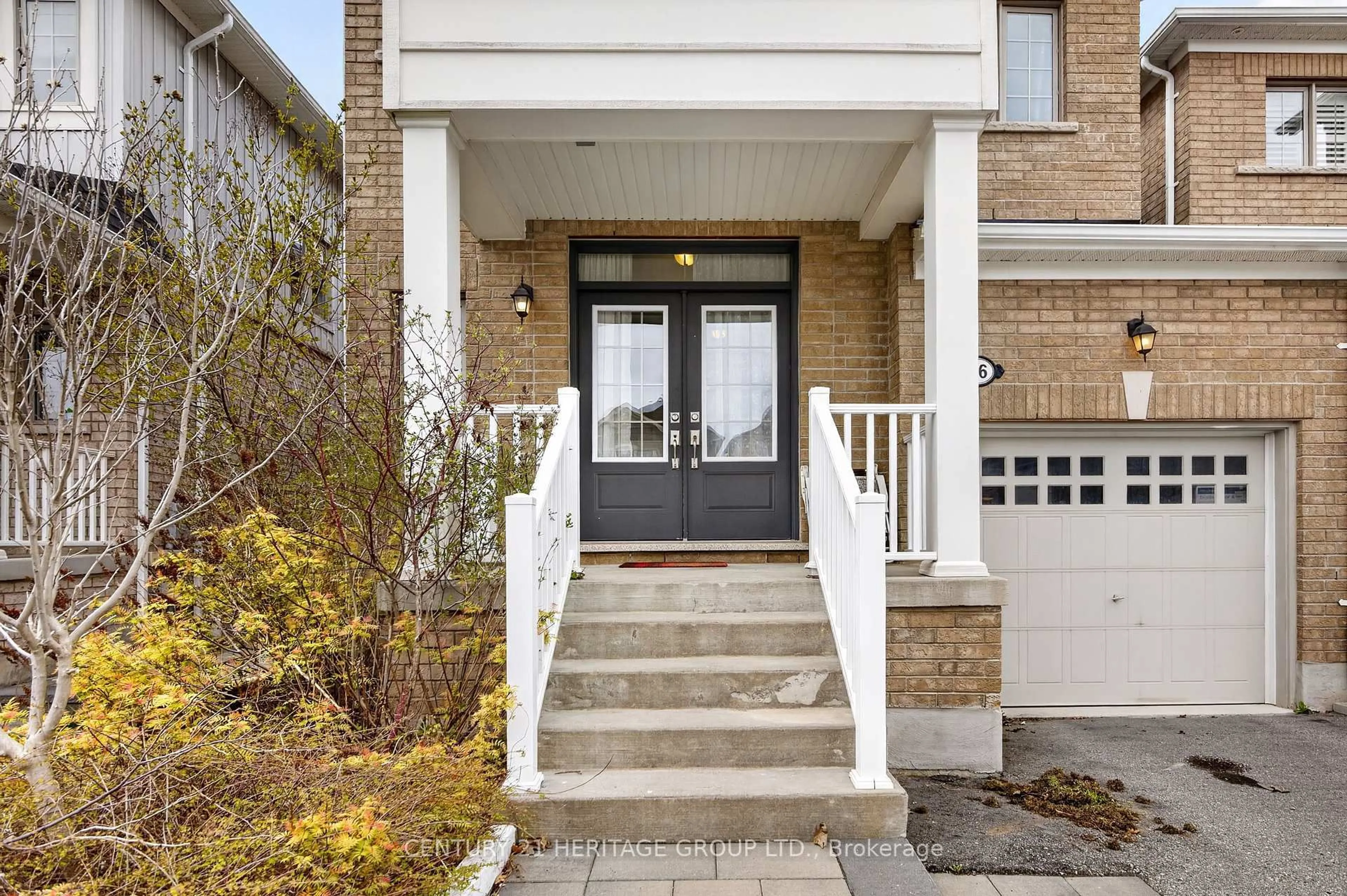 Indoor entryway for 16 Prady Lane, New Tecumseth Ontario L4H 2G6