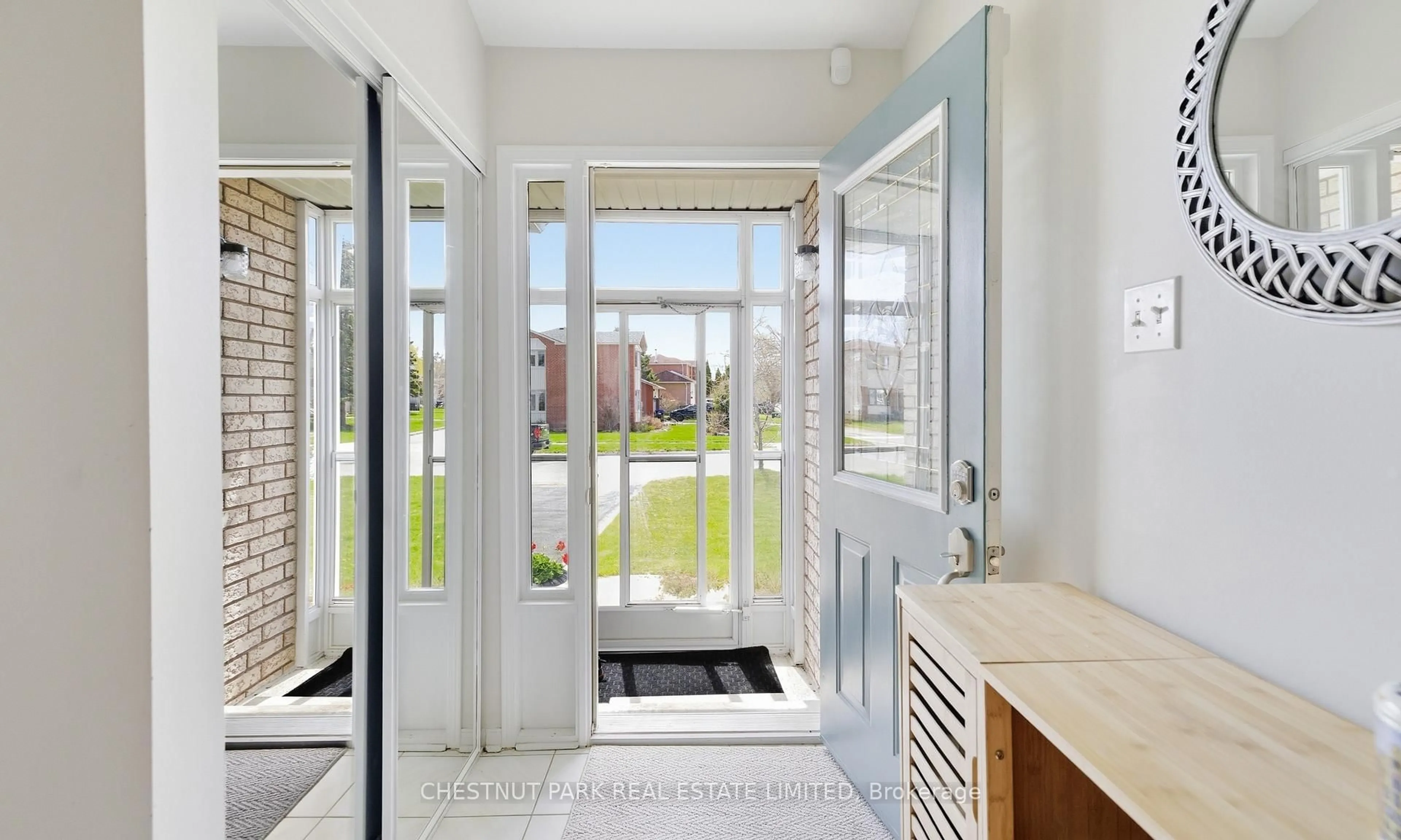 Indoor entryway for 788 Rose Lane, Innisfil Ontario L9S 2H3