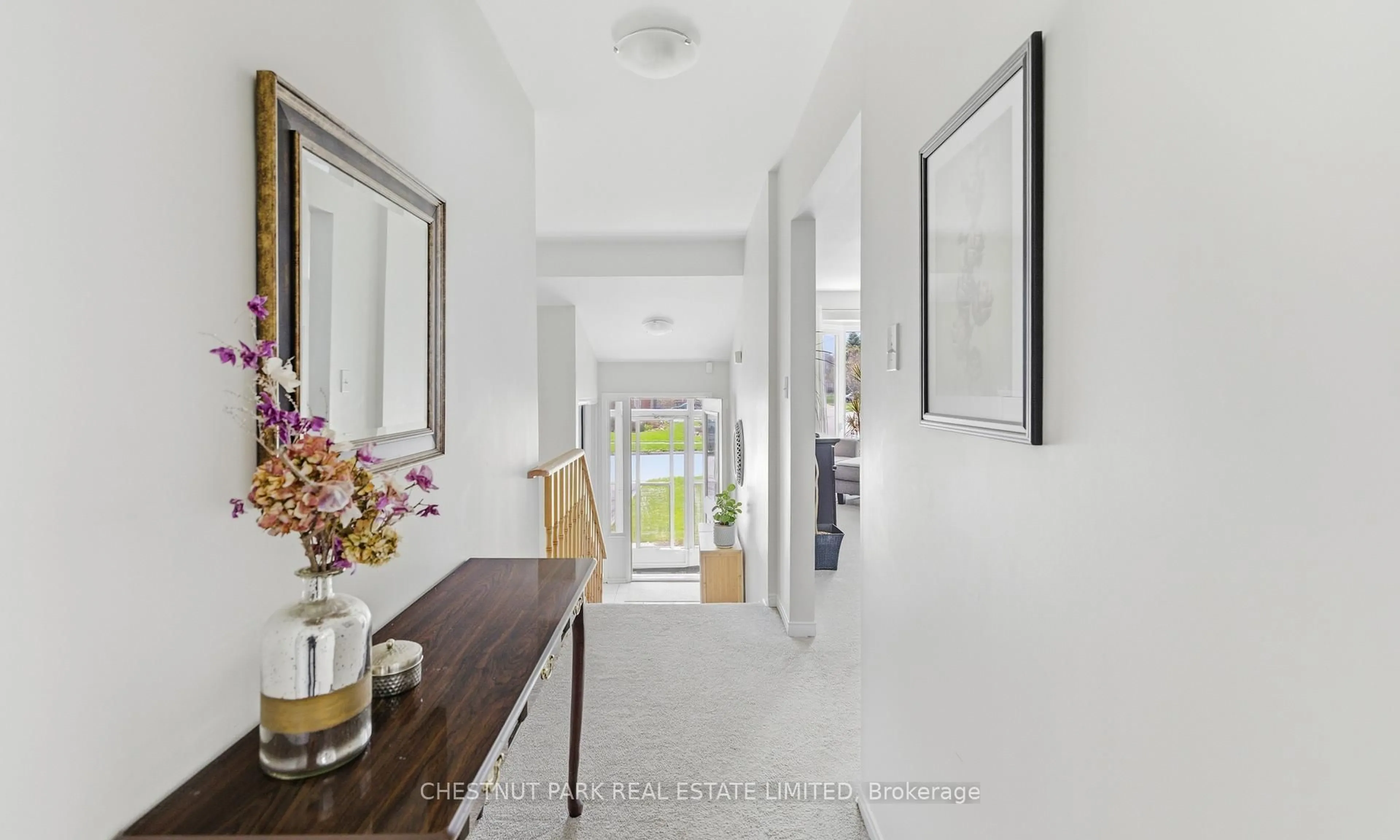 Indoor foyer for 788 Rose Lane, Innisfil Ontario L9S 2H3