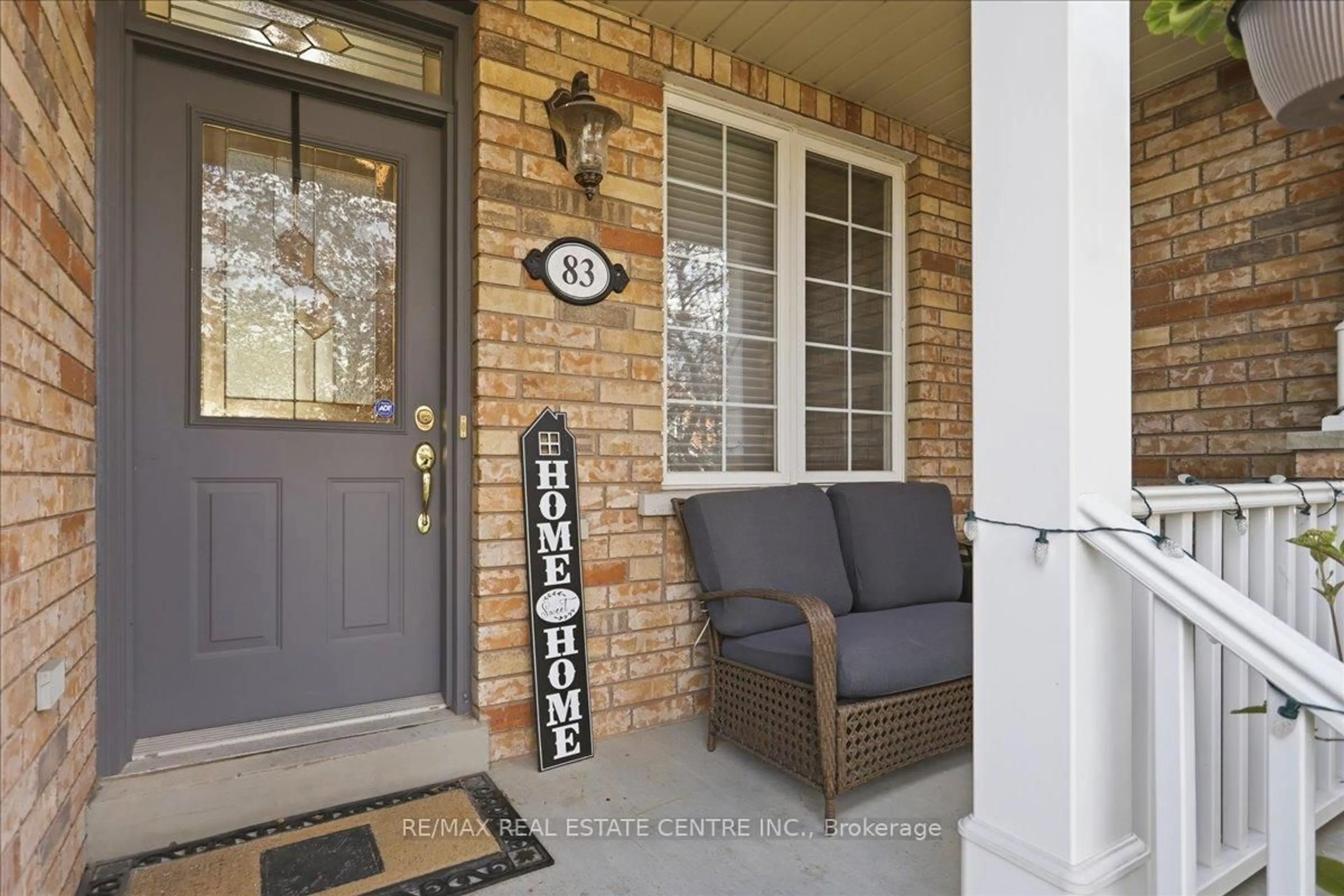 Indoor entryway for 83 Limeridge St, Aurora Ontario L4G 7X9