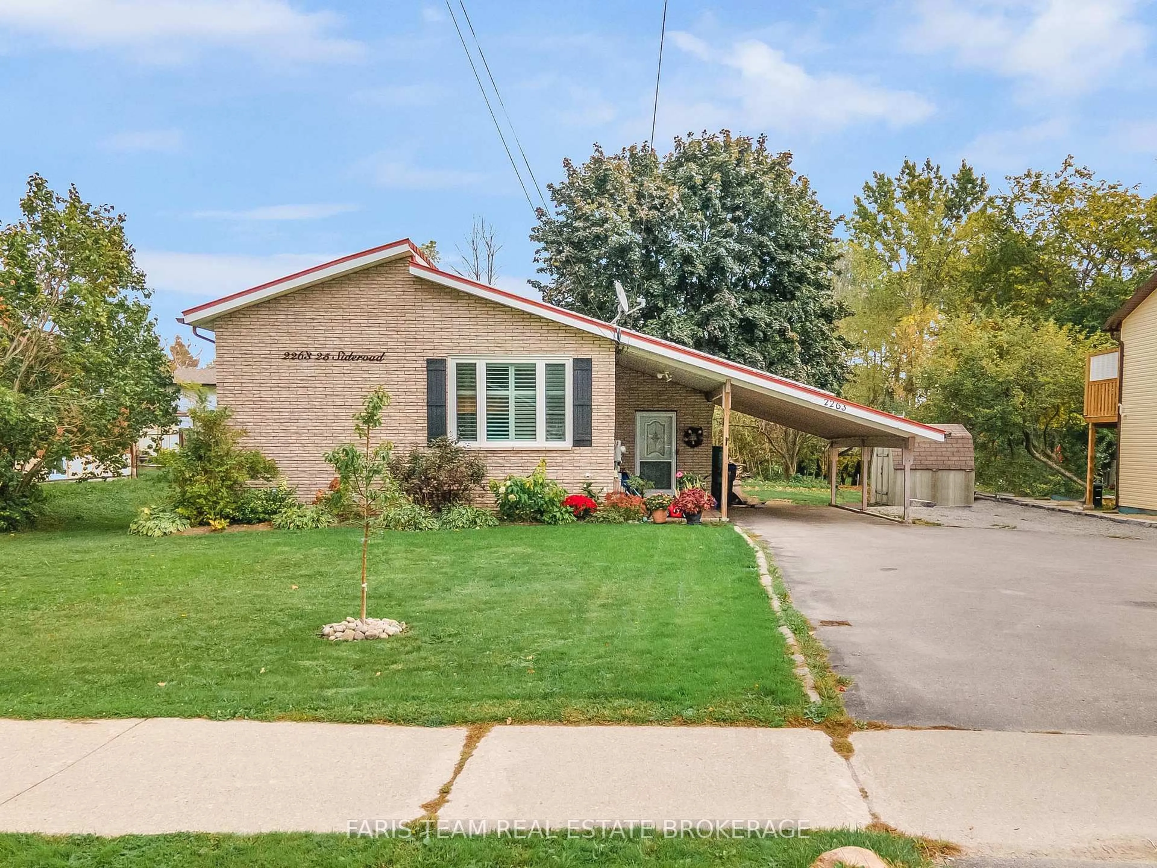Home with brick exterior material, street for 2263 25th Sdrd, Innisfil Ontario L9S 2E5
