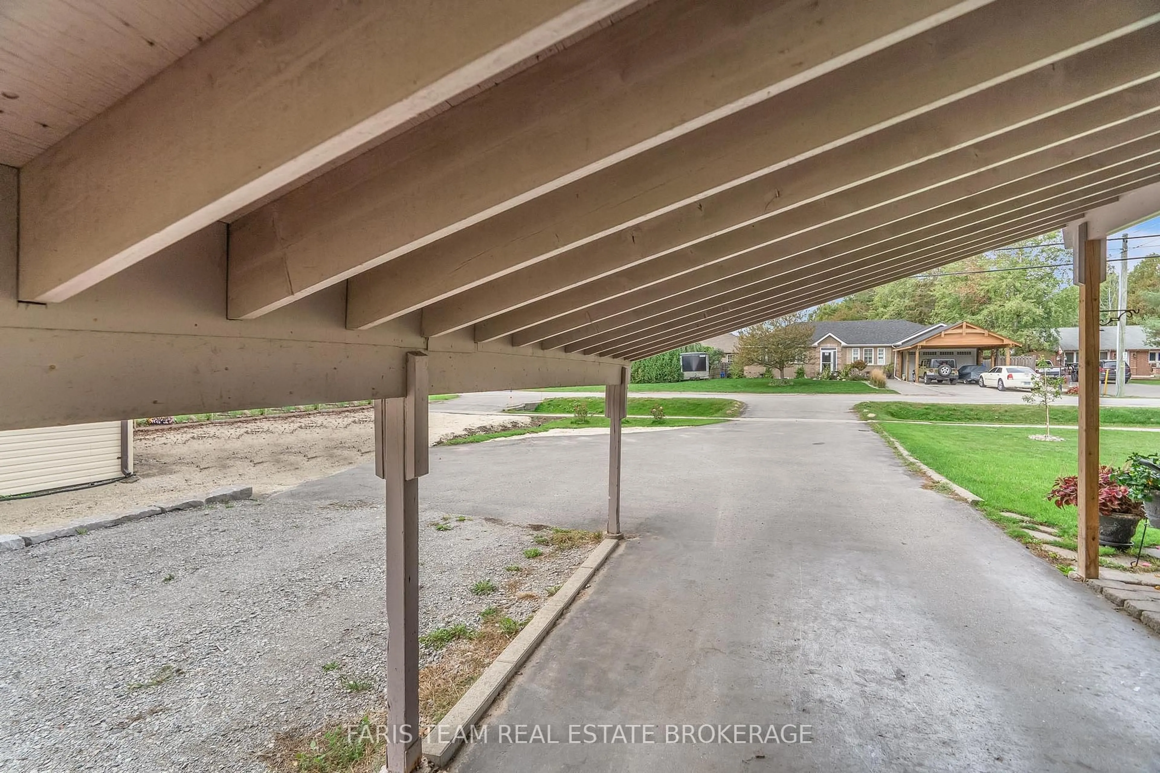 Patio, street for 2263 25th Sdrd, Innisfil Ontario L9S 2E5