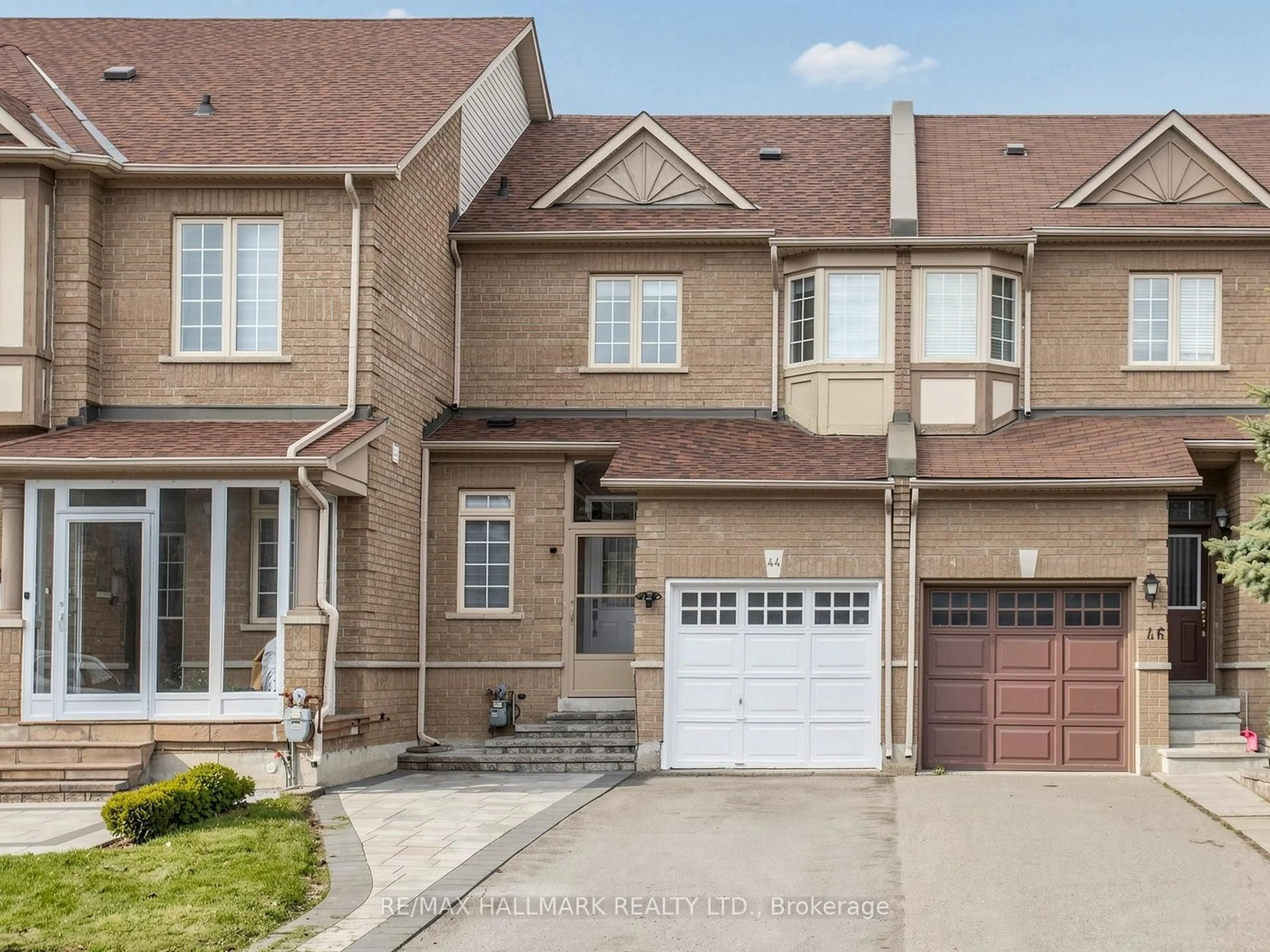 Home with brick exterior material, street for 44 Venture Ave, Richmond Hill Ontario L4S 2R4