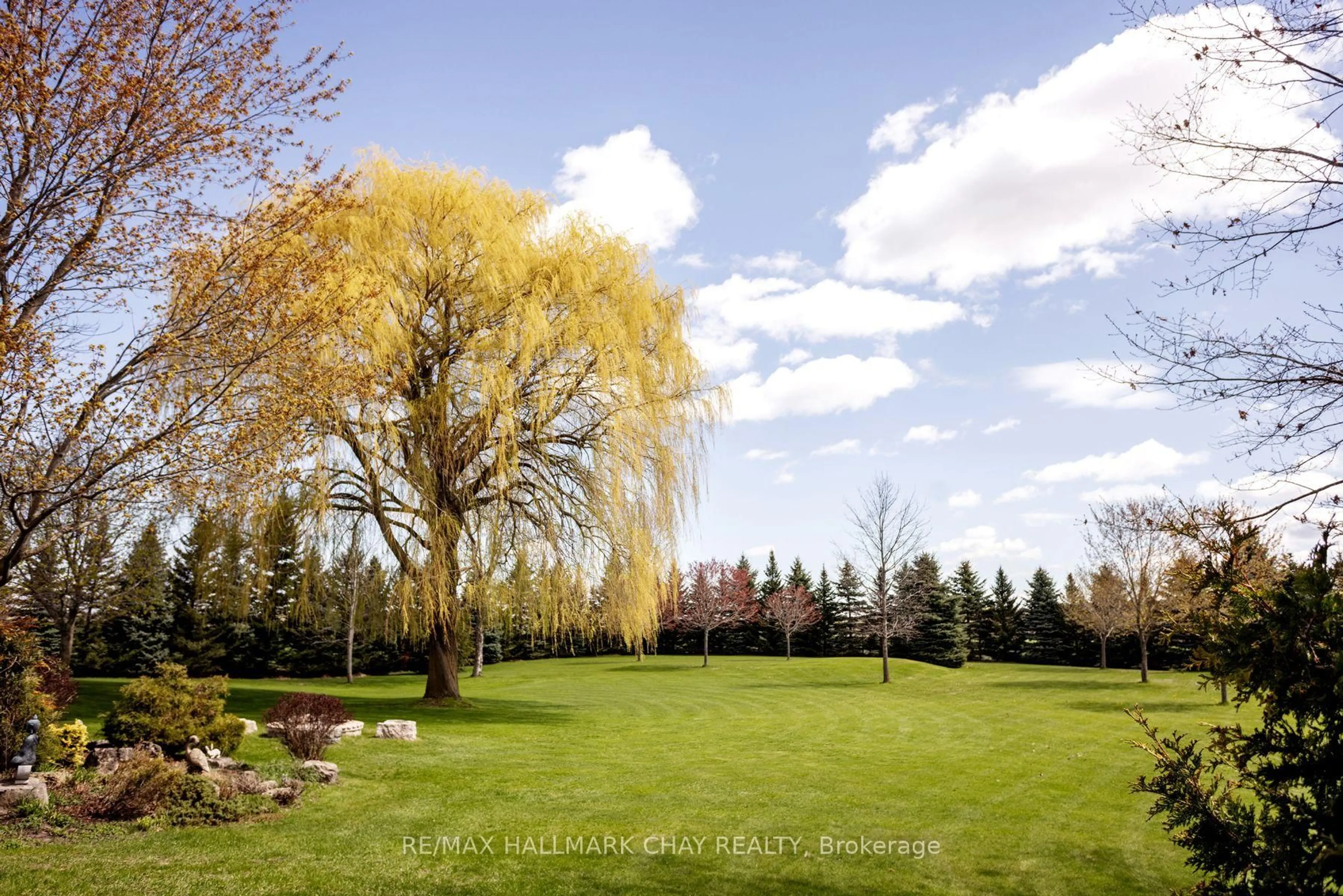 Patio, forest/trees view for 5561 5th Line, Essa Ontario L9R 1V2