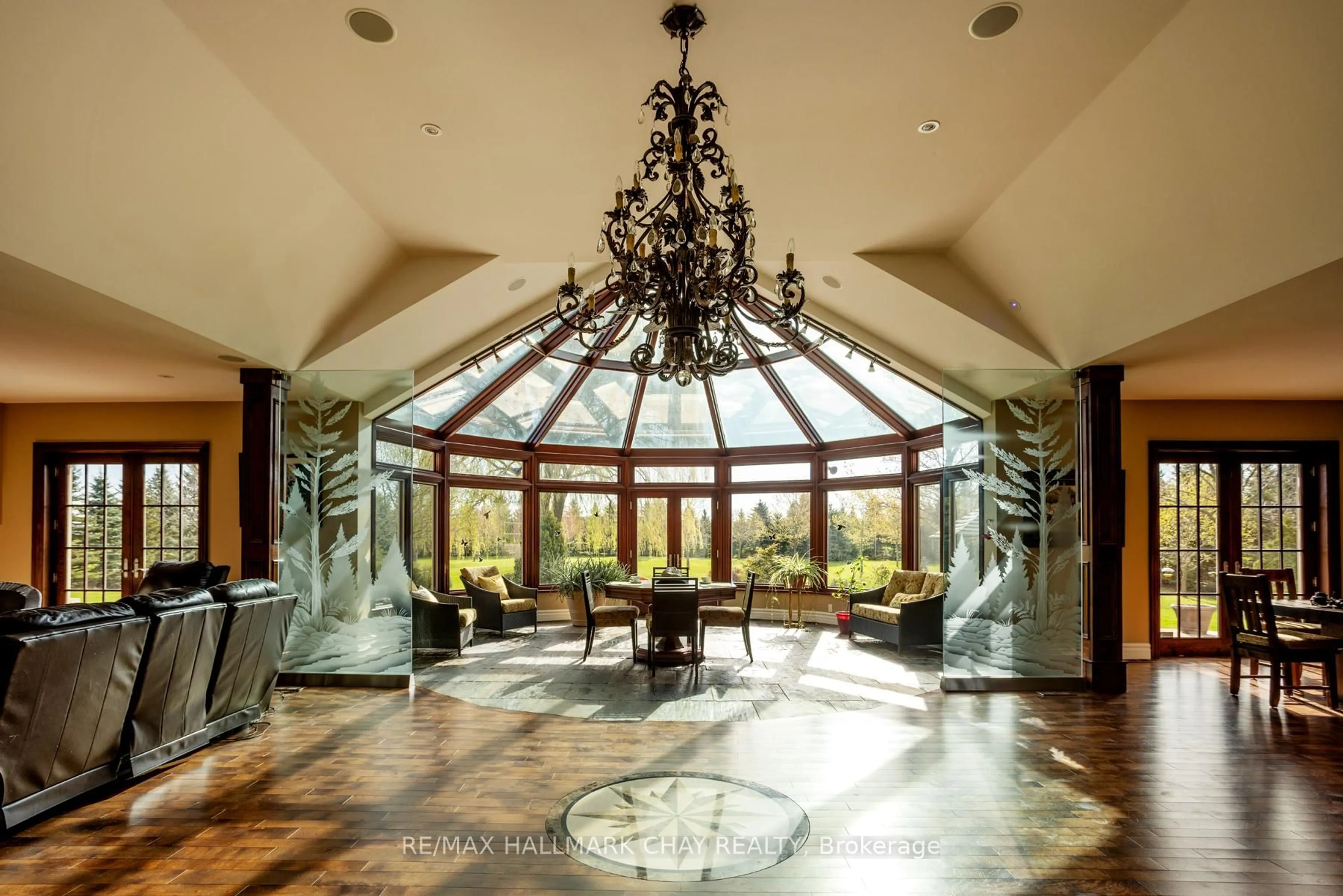 Indoor foyer for 5561 5th Line, Essa Ontario L9R 1V2