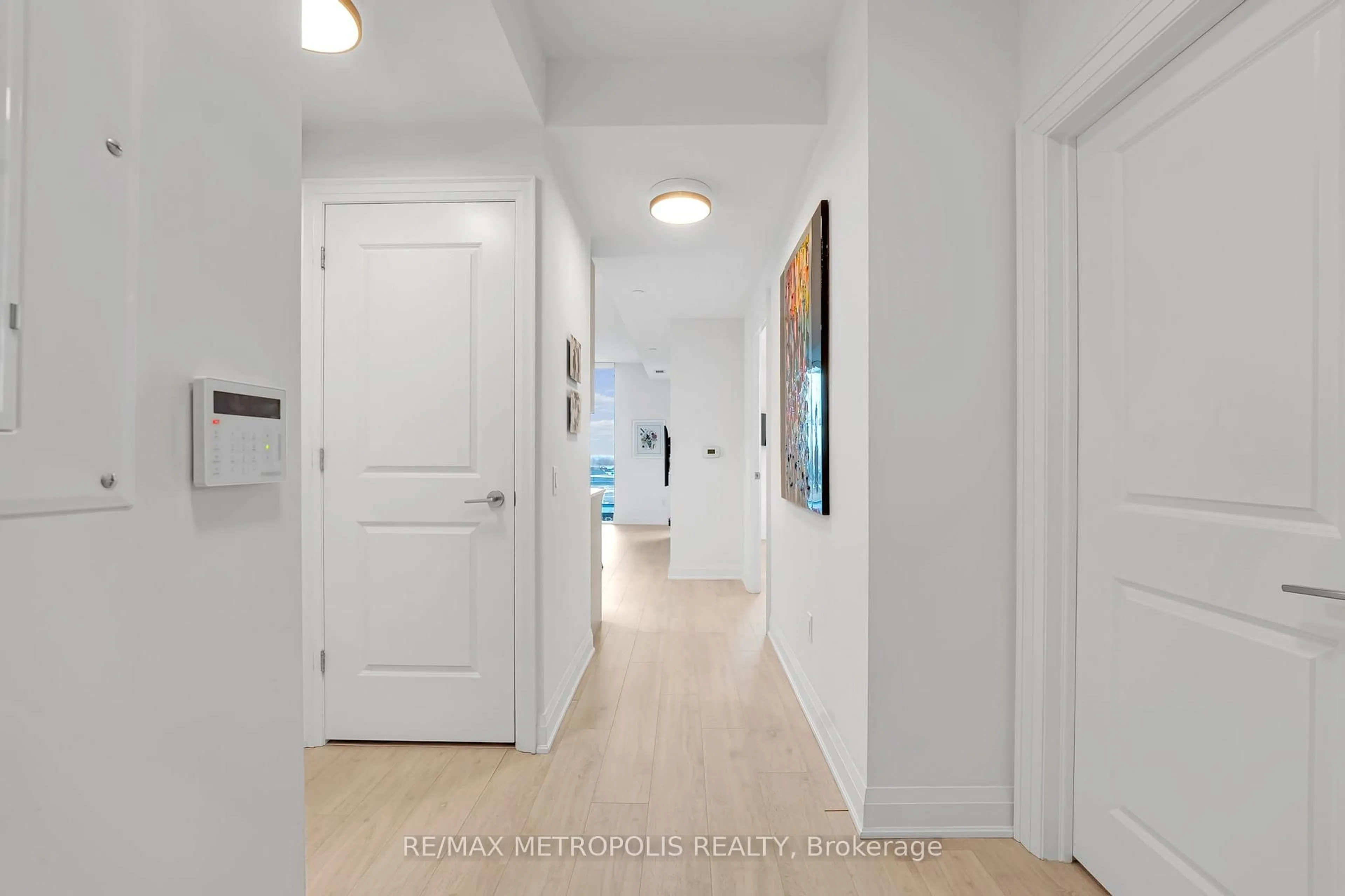Indoor entryway for 10 Gatineau Dr #509W, Vaughan Ontario L4J 0L2
