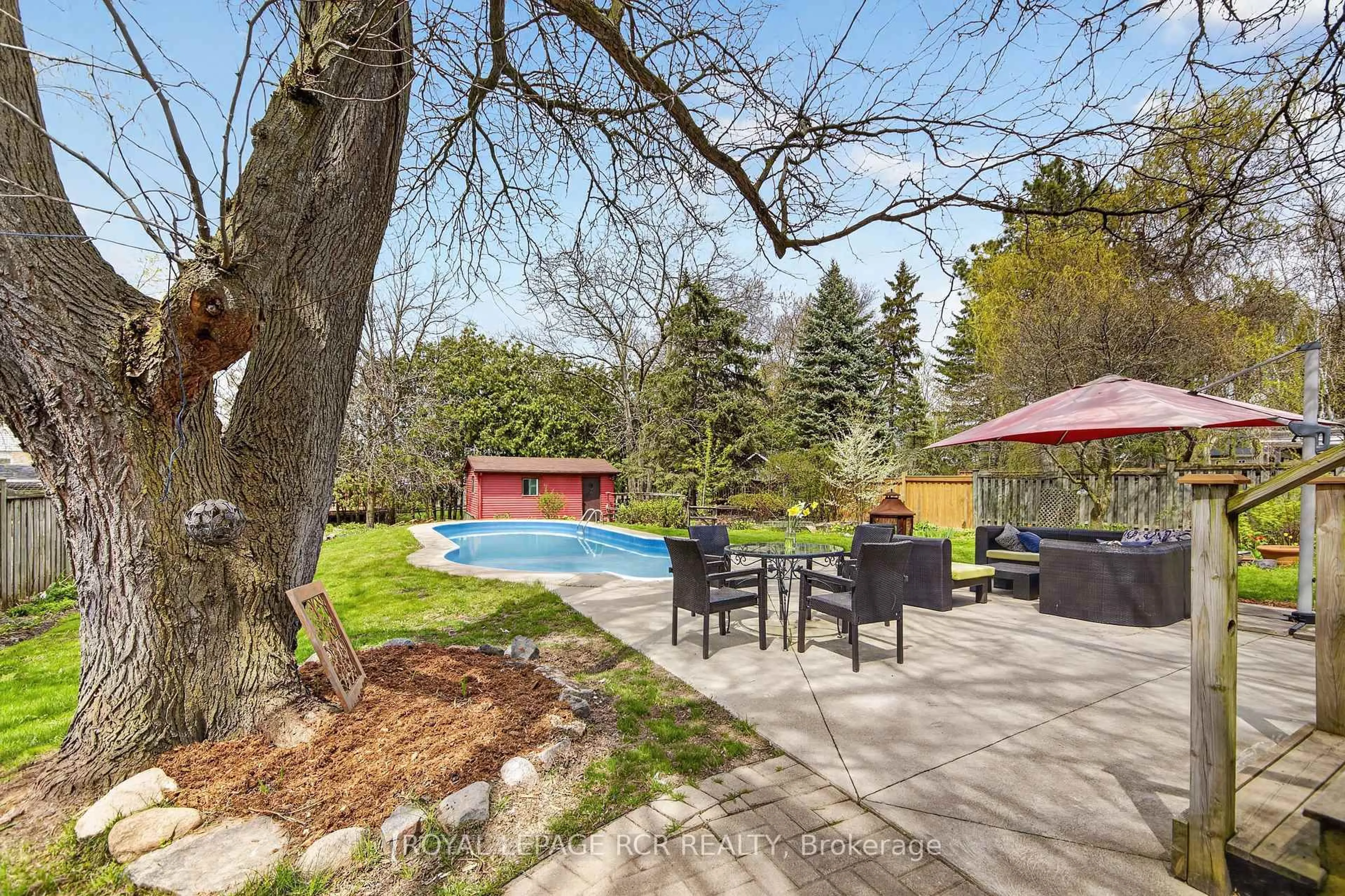 Patio, unknown for 22 Rice Dr, King Ontario L0G 1T0
