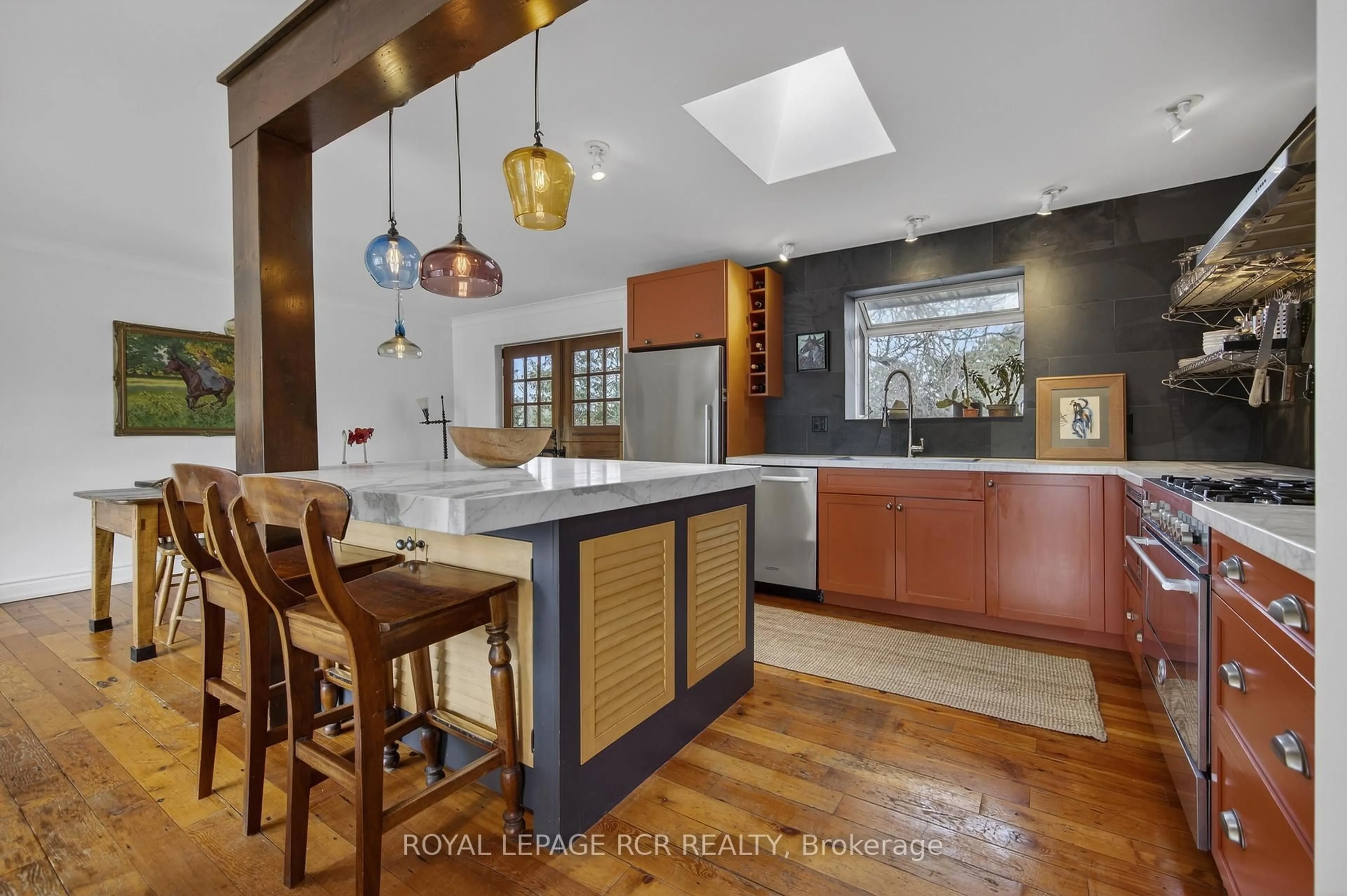 Open concept kitchen, ceramic/tile floor for 22 Rice Dr, King Ontario L0G 1T0