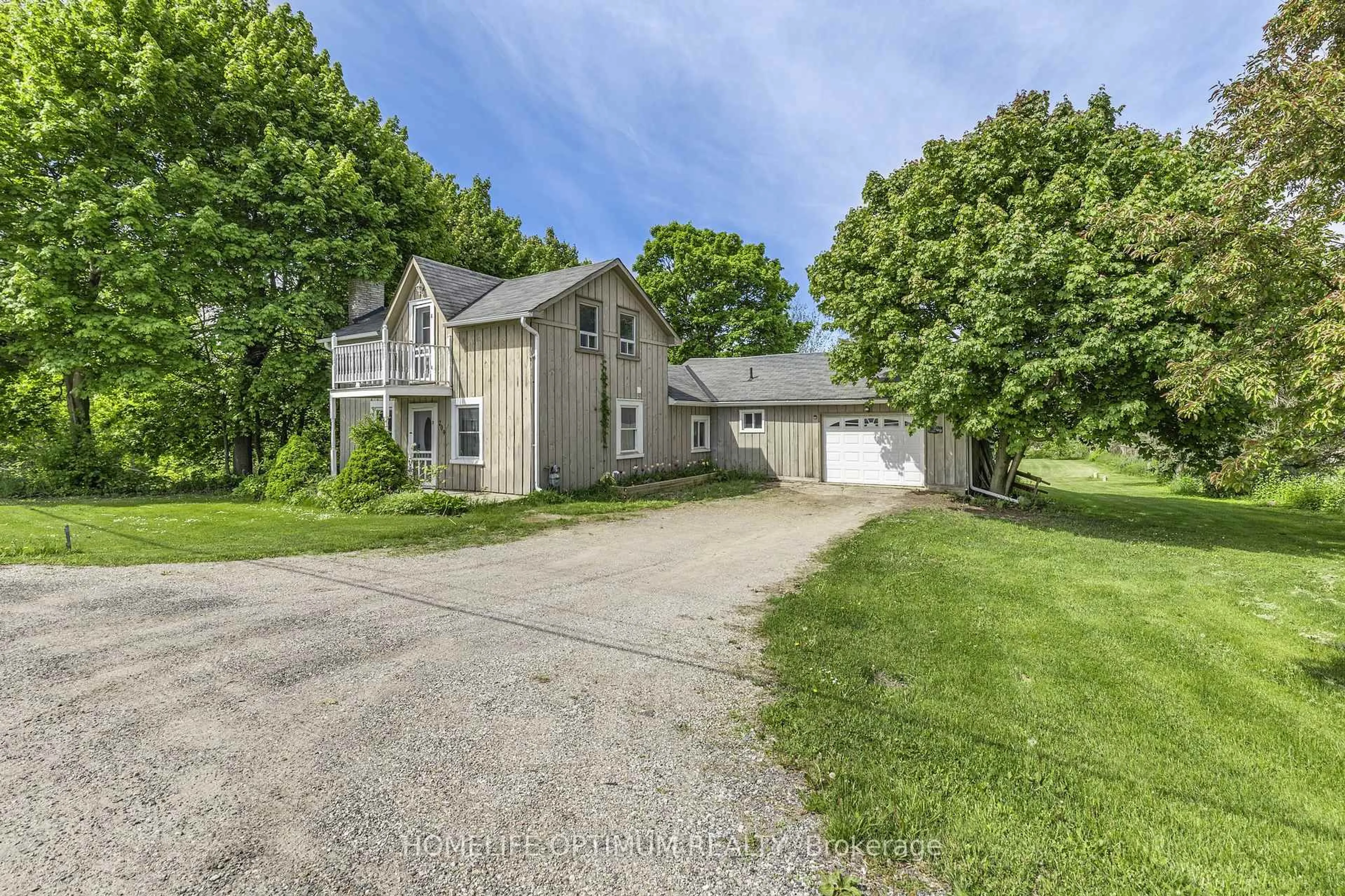 A pic from outside/outdoor area/front of a property/back of a property/a pic from drone, street for 209 Barrie St, Essa Ontario L0L 2N0