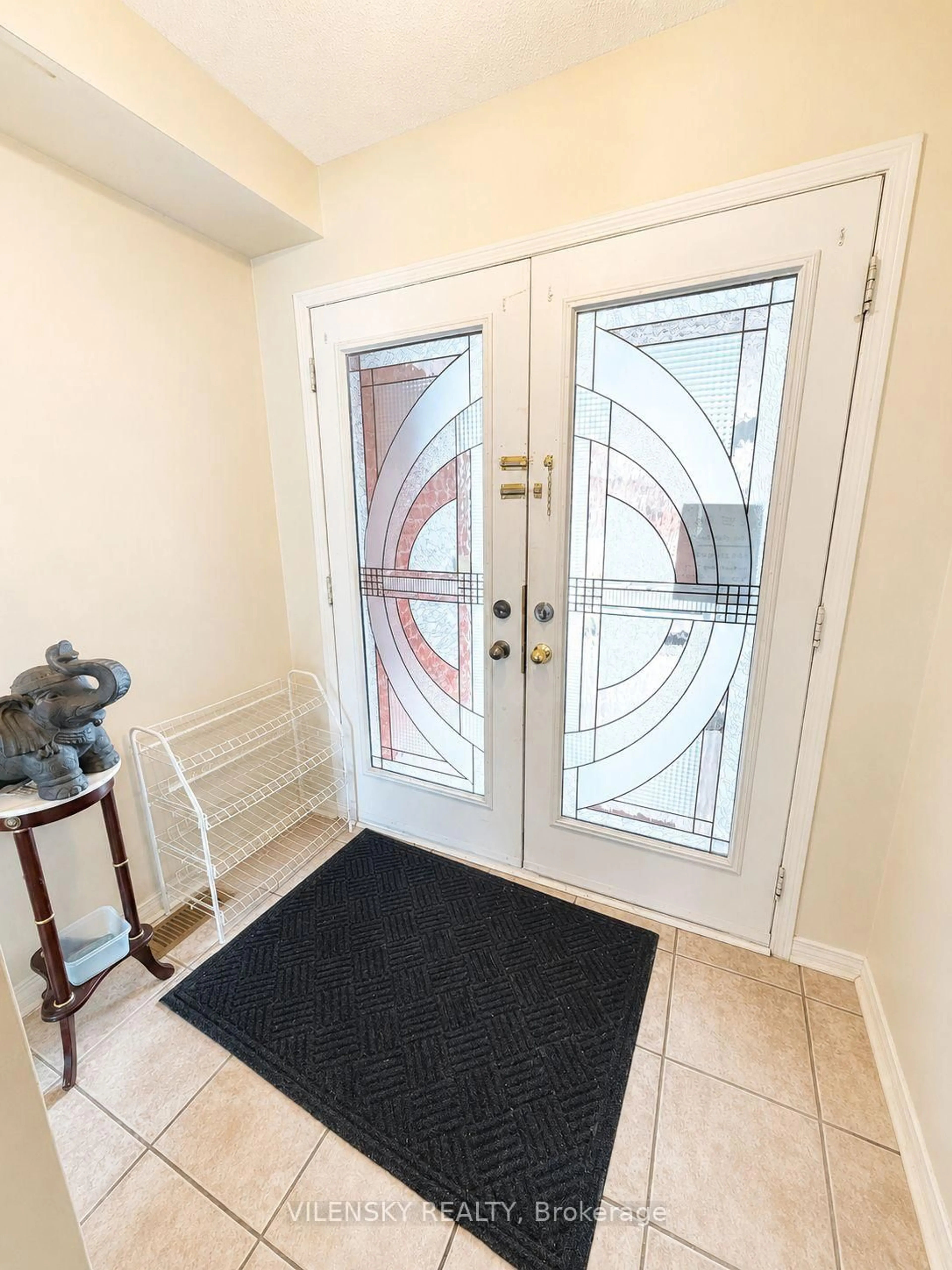 Indoor entryway for 77 Billingsley Cres, Markham Ontario L3S 4P2