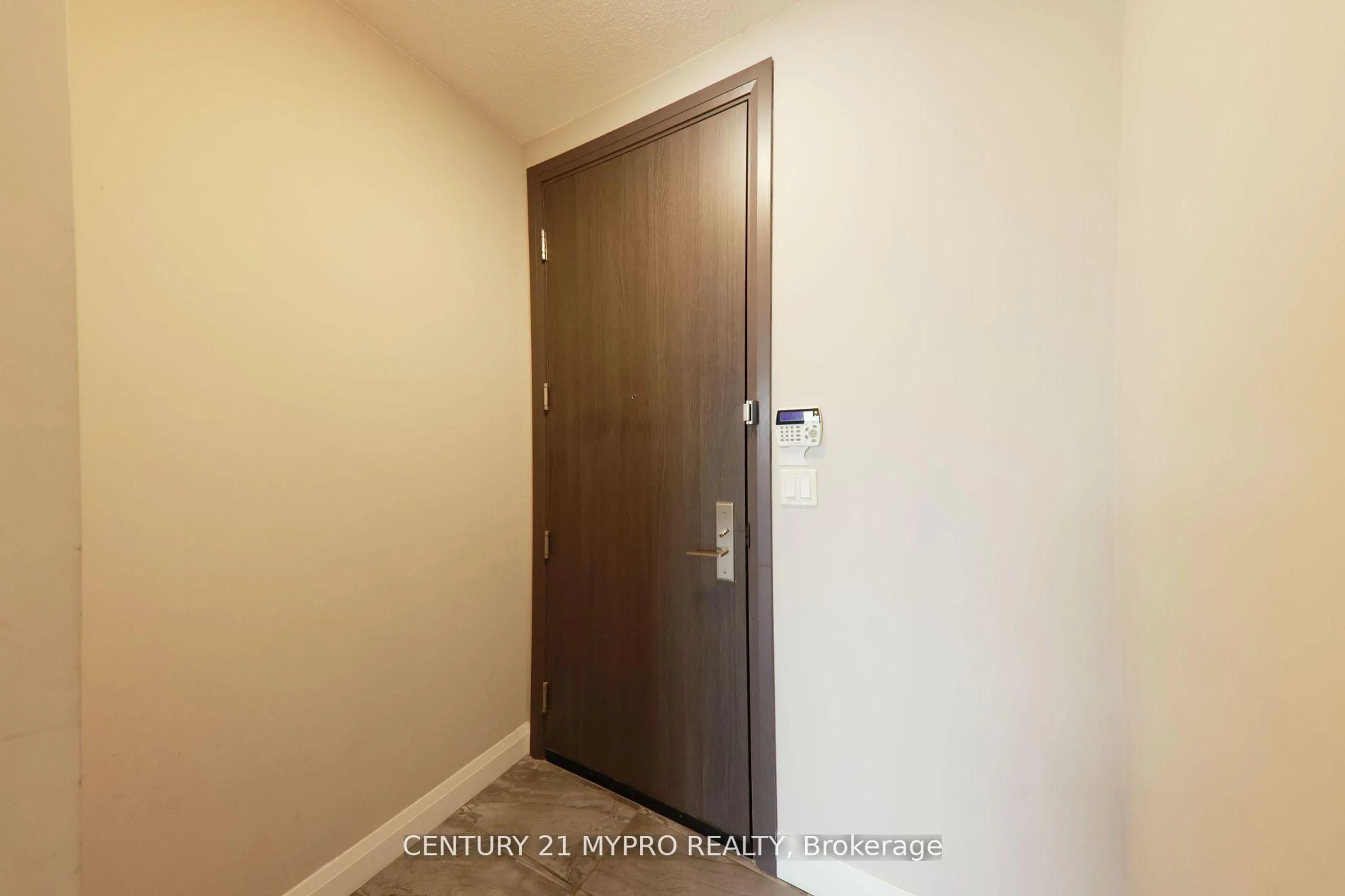 Indoor entryway for 15 Water Walk Dr #917, Markham Ontario L3P 1N3