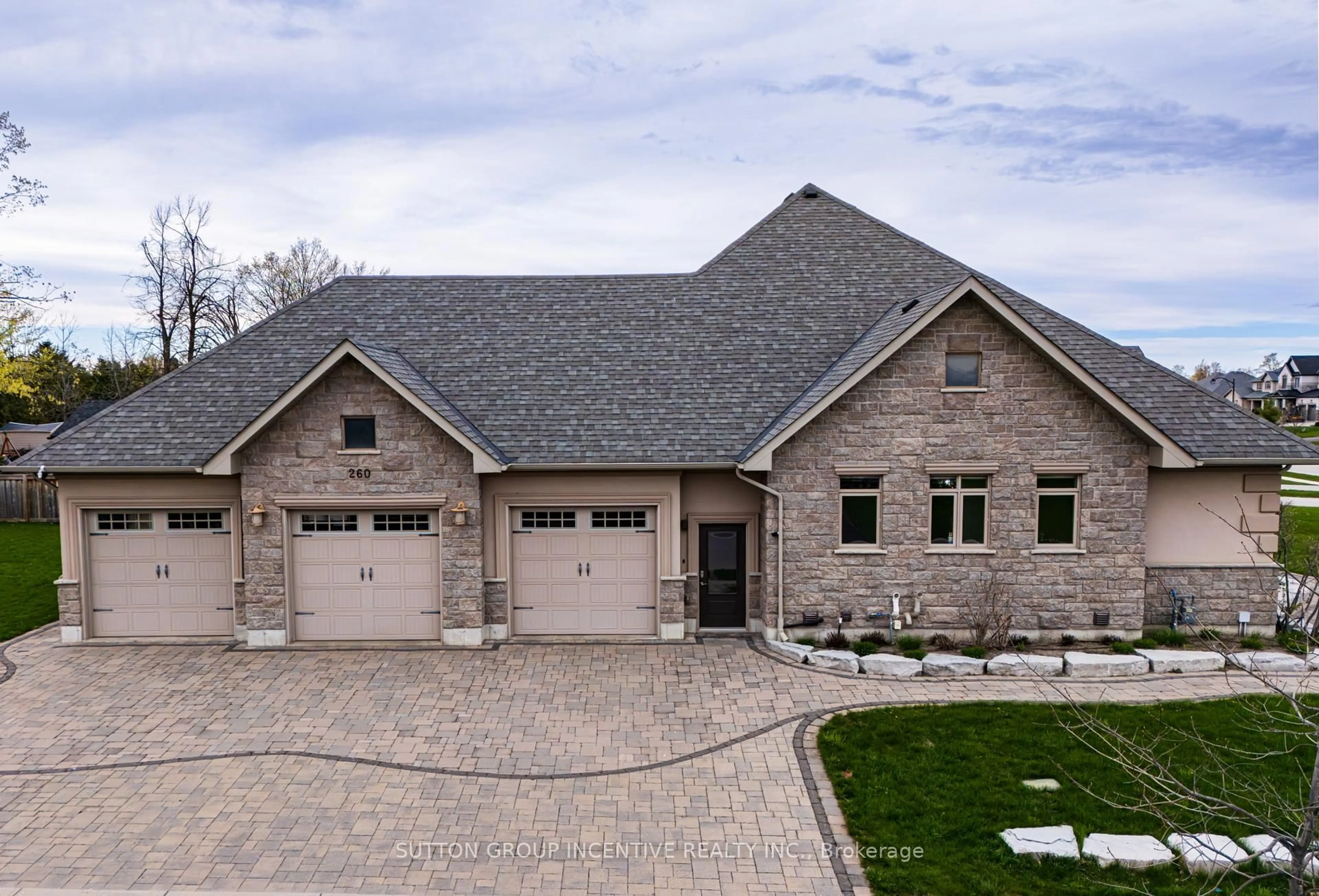 Home with brick exterior material, street for 260 Sunnybrae Ave, Innisfil Ontario L9S 1J1