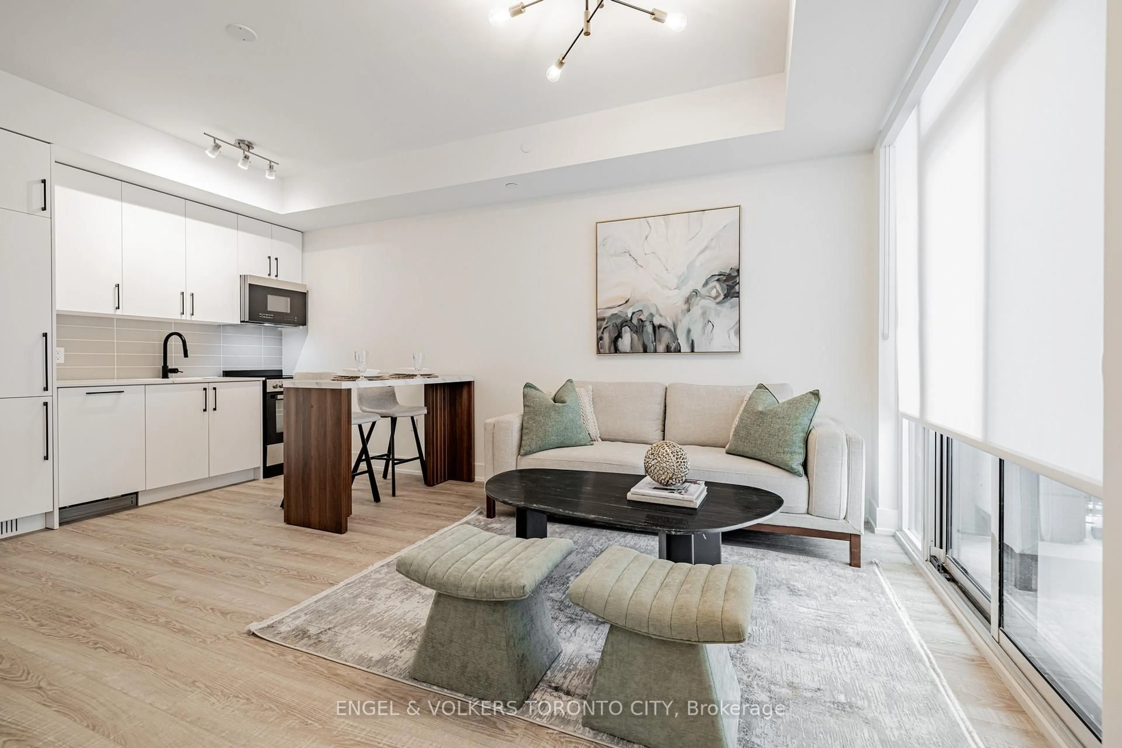 Unknown for 2075 King Rd #249, King Ontario L7B 0R6