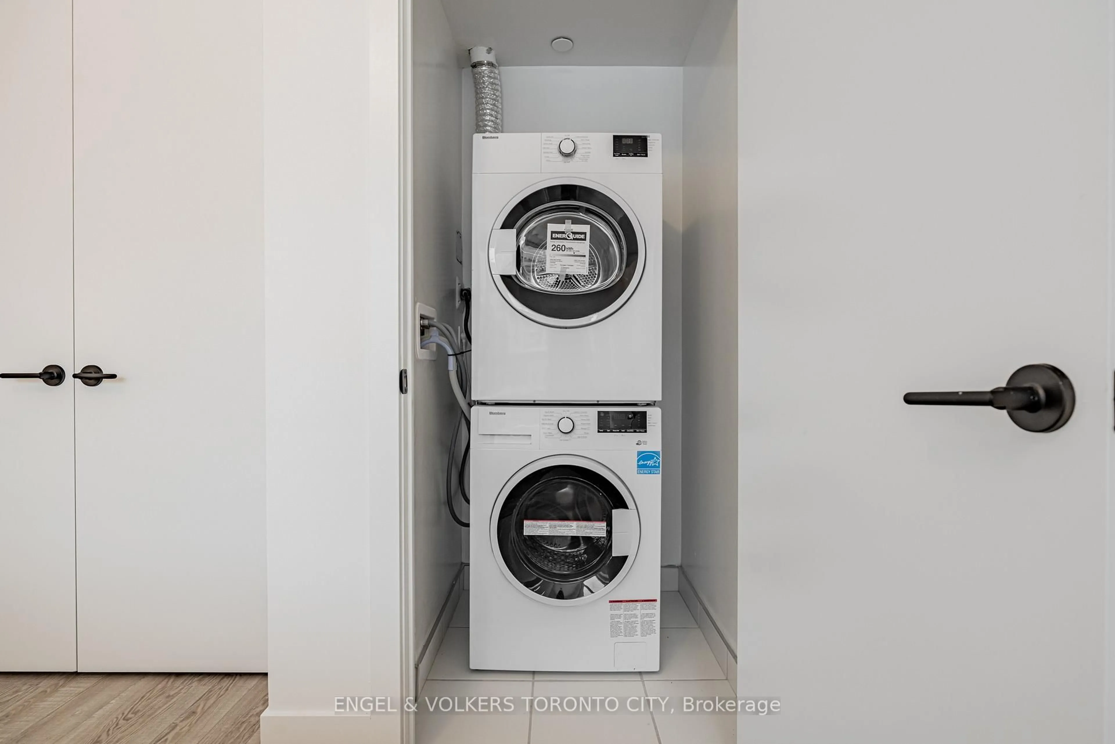 Laundry room for 2075 King Rd #249, King Ontario L7B 0R6