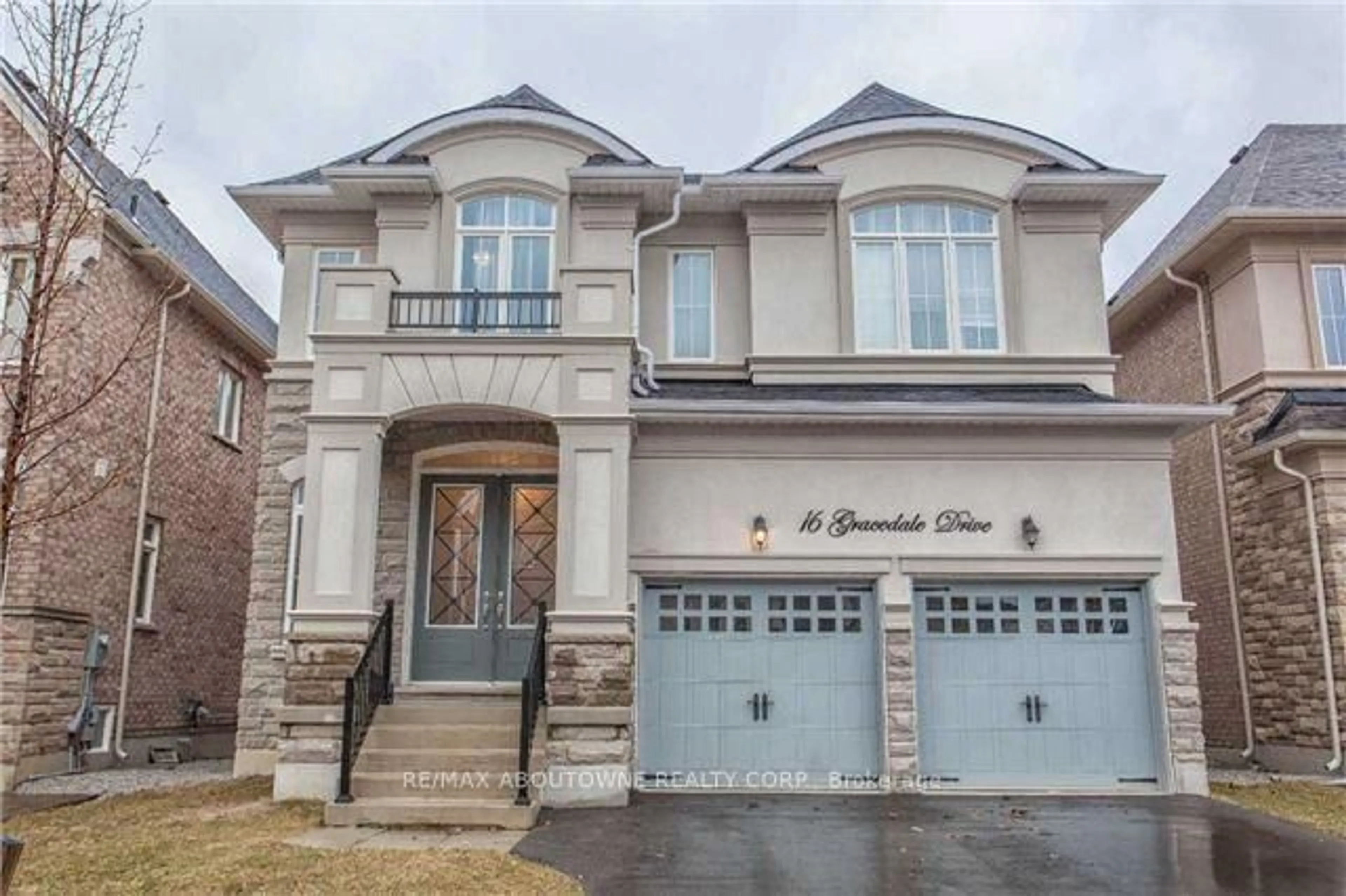 Home with brick exterior material, street for 16 Gracedale Dr, Richmond Hill Ontario L4C 0Y3