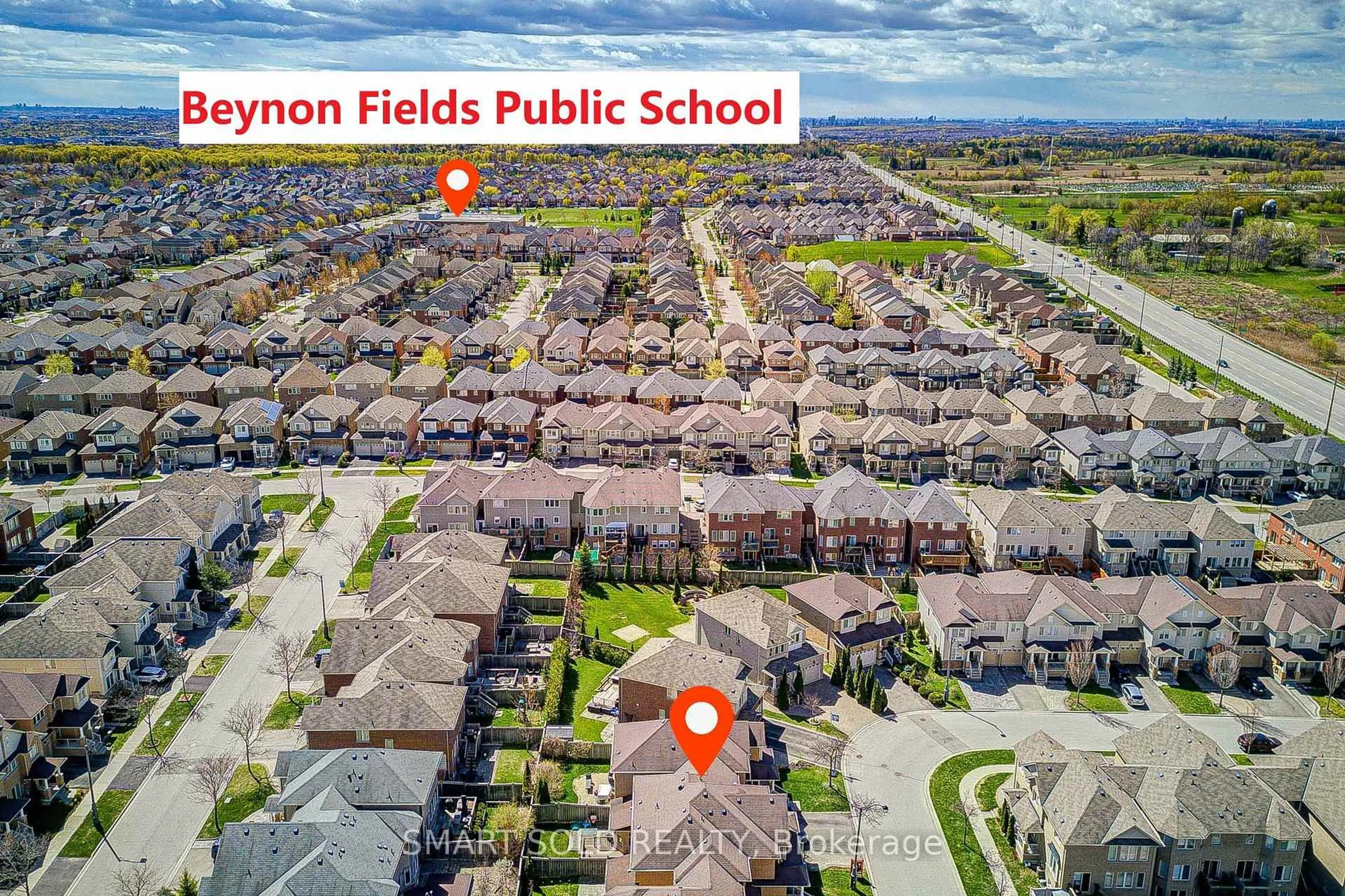 A pic from outside/outdoor area/front of a property/back of a property/a pic from drone, street for 104 Stoyell Dr, Richmond Hill Ontario L4E 0M8