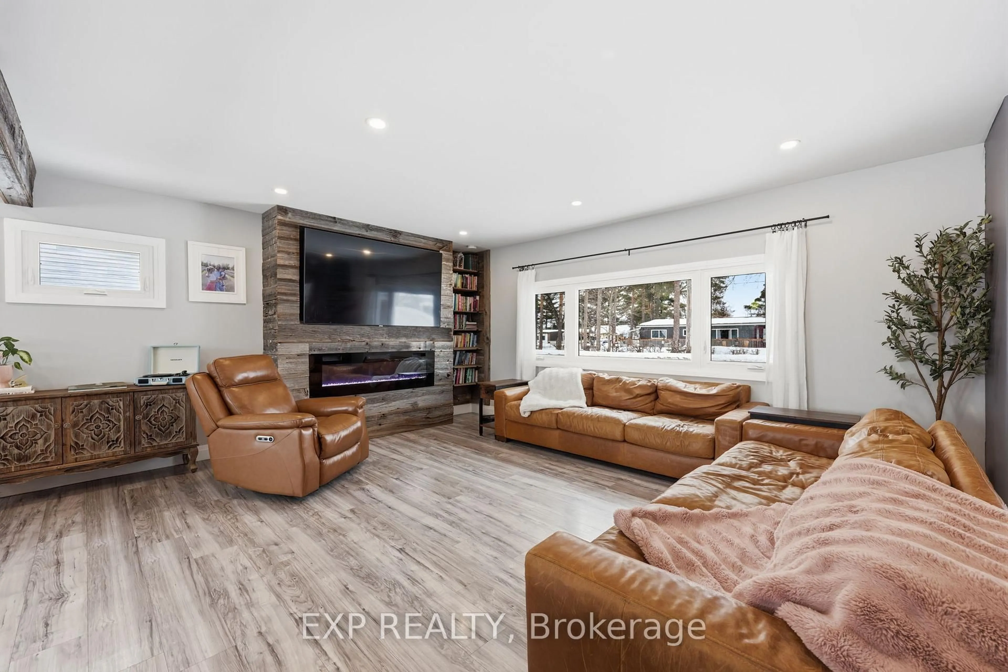 Living room with furniture, unknown for 22 Cecil St, Essa Ontario L0M 1B3