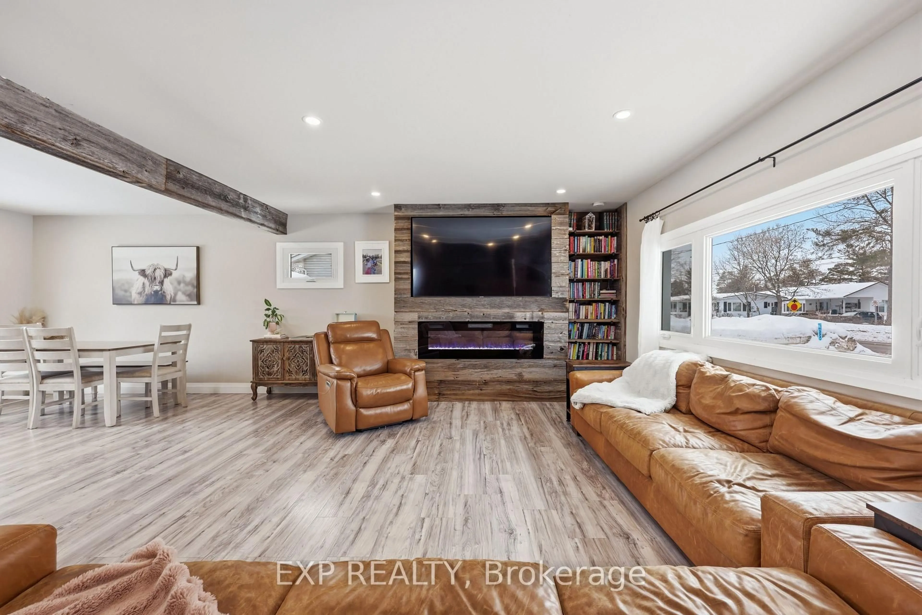 Living room with furniture, unknown for 22 Cecil St, Essa Ontario L0M 1B3