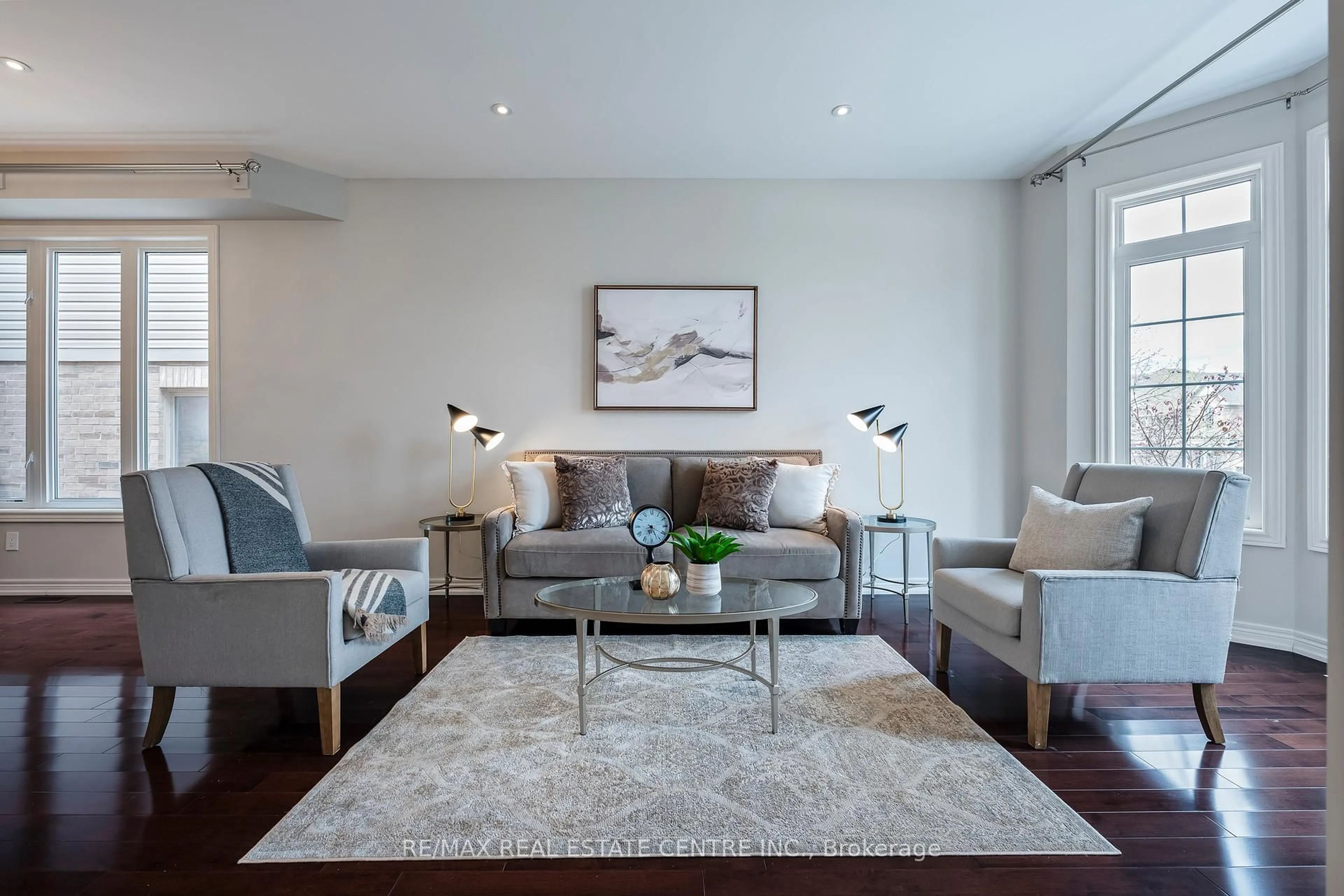 Living room with furniture, unknown for 17 Mason Dr, New Tecumseth Ontario L9R 0M1