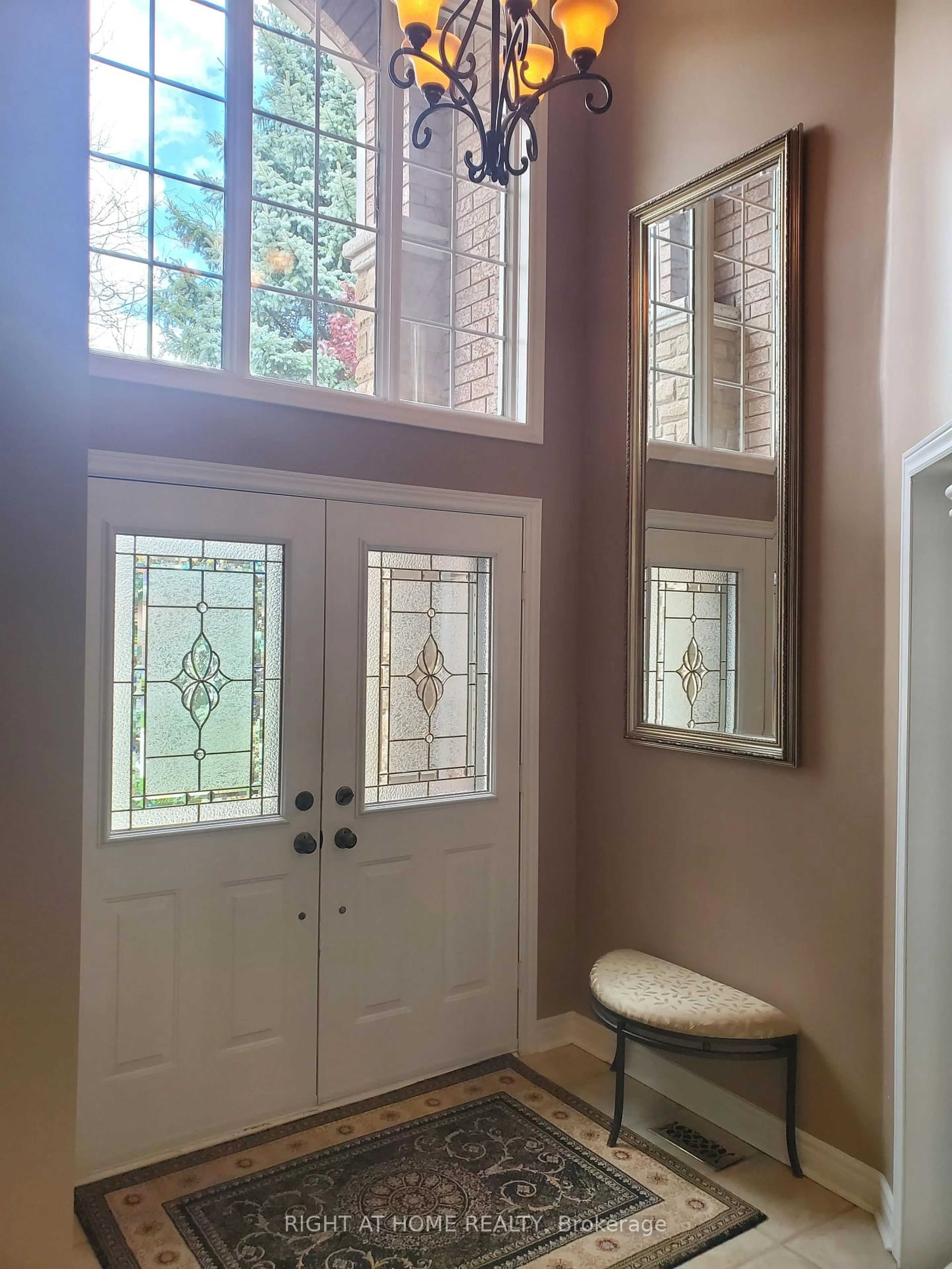 Indoor entryway for 10 Red Ash Dr, Markham Ontario L3S 4B6