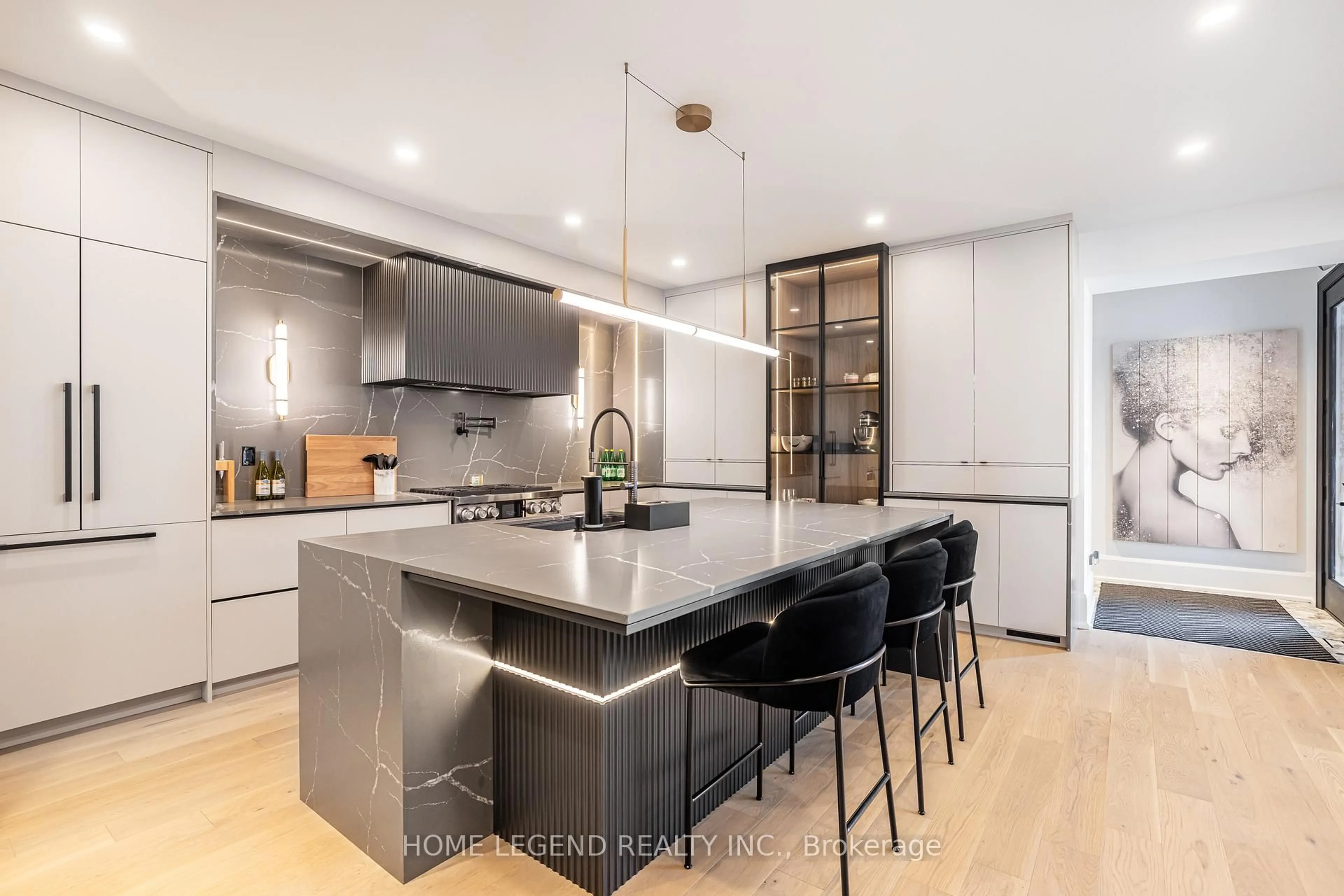 Contemporary kitchen, unknown for 10 Hearthwood Gate, Whitchurch-Stouffville Ontario L4A 4X1