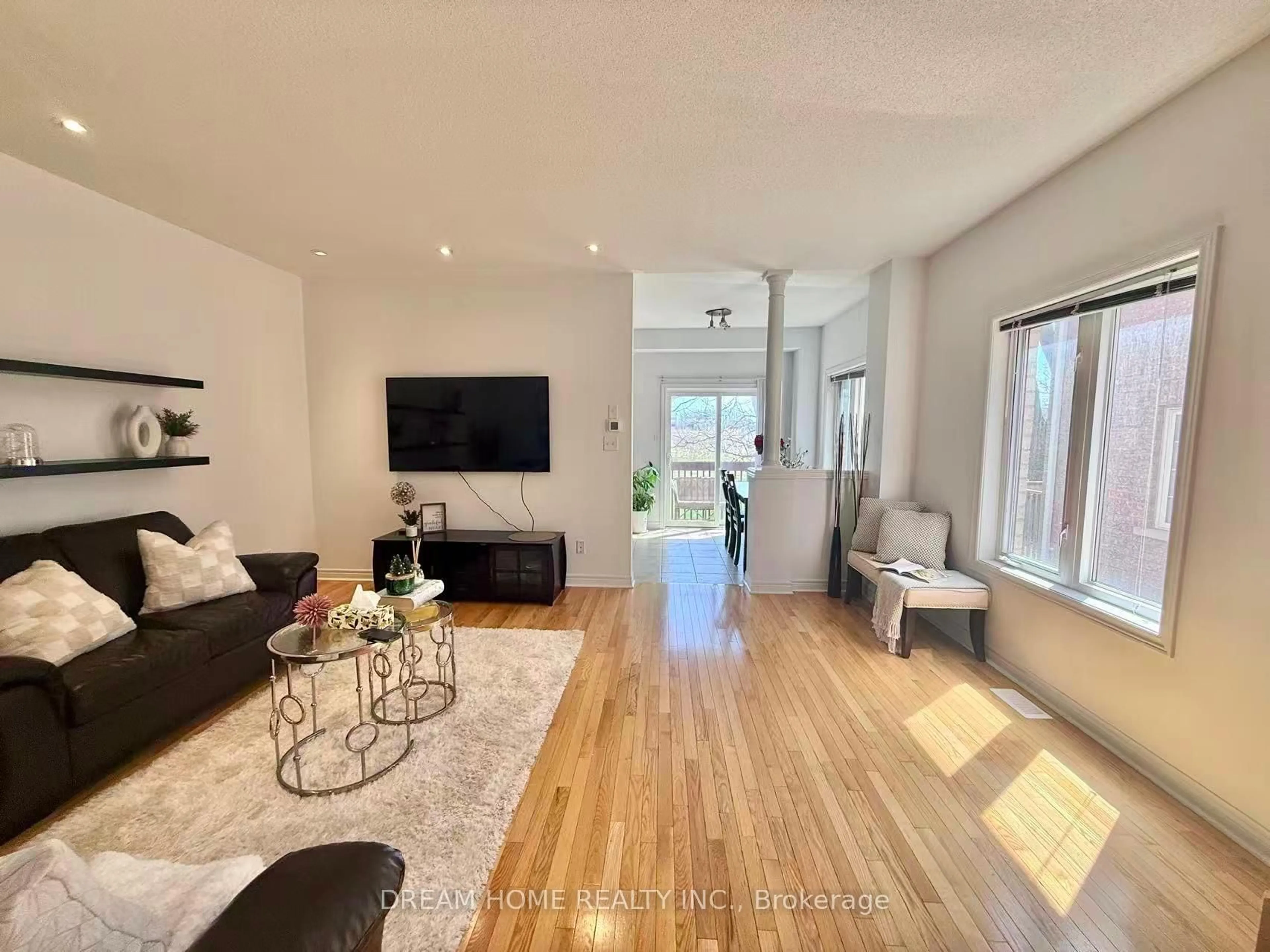 Living room with furniture, unknown for 208 Tom Taylor Cres, Newmarket Ontario L3X 3E8