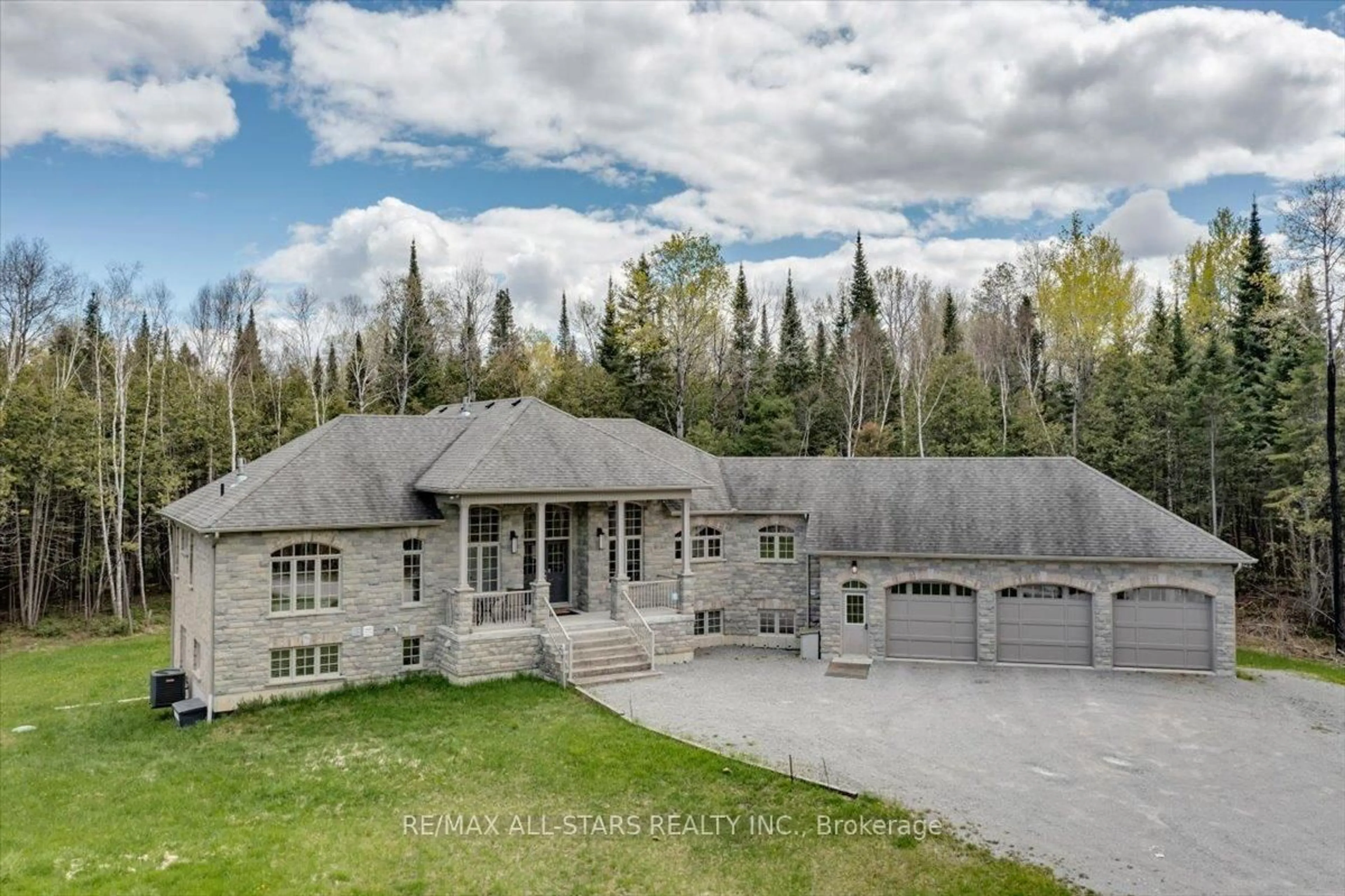 A pic from outside/outdoor area/front of a property/back of a property/a pic from drone, mountain view for 6001 Old Homestead Rd, Georgina Ontario L0E 1R0