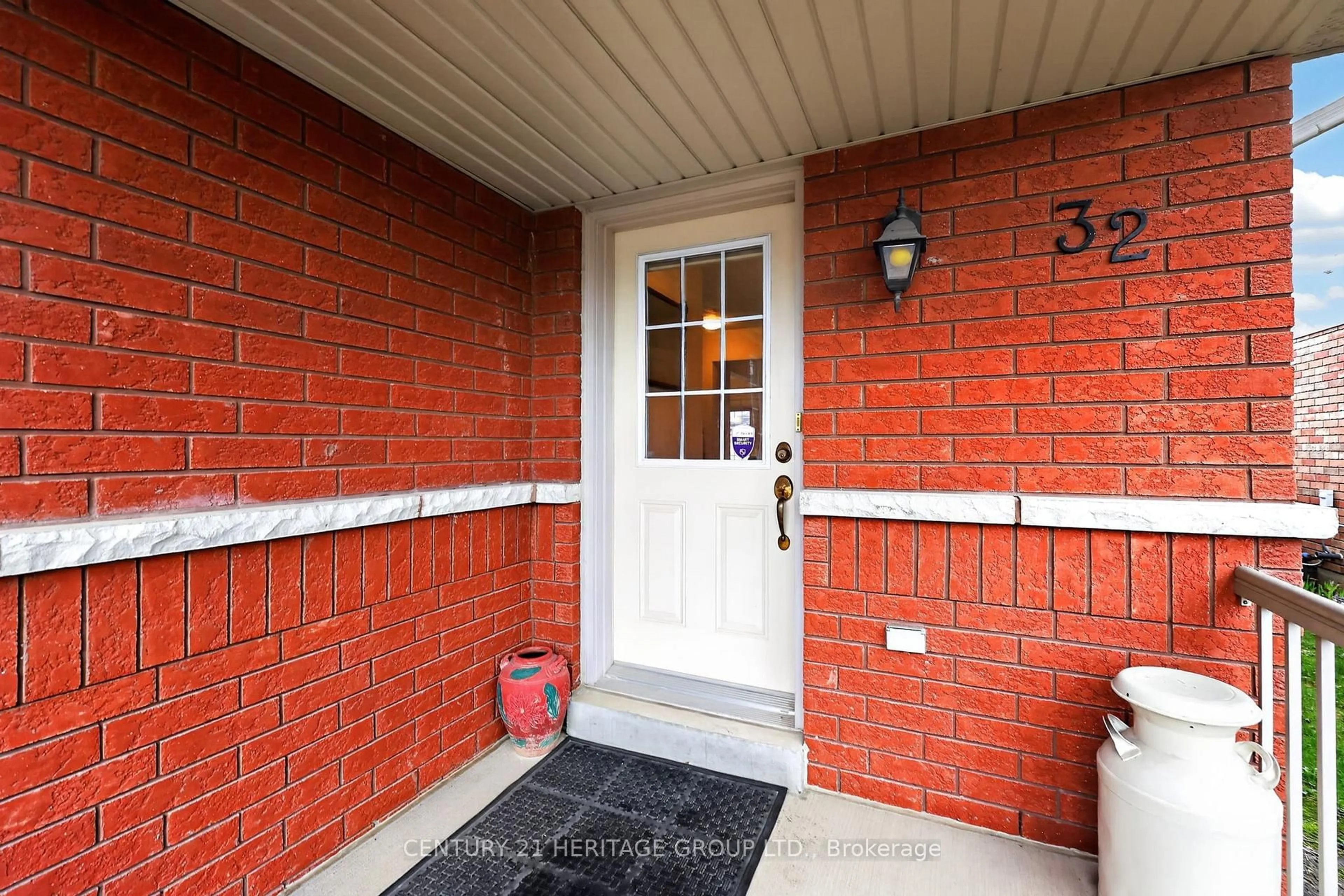 Unknown for 32 McMulkin St, New Tecumseth Ontario L9R 0A9