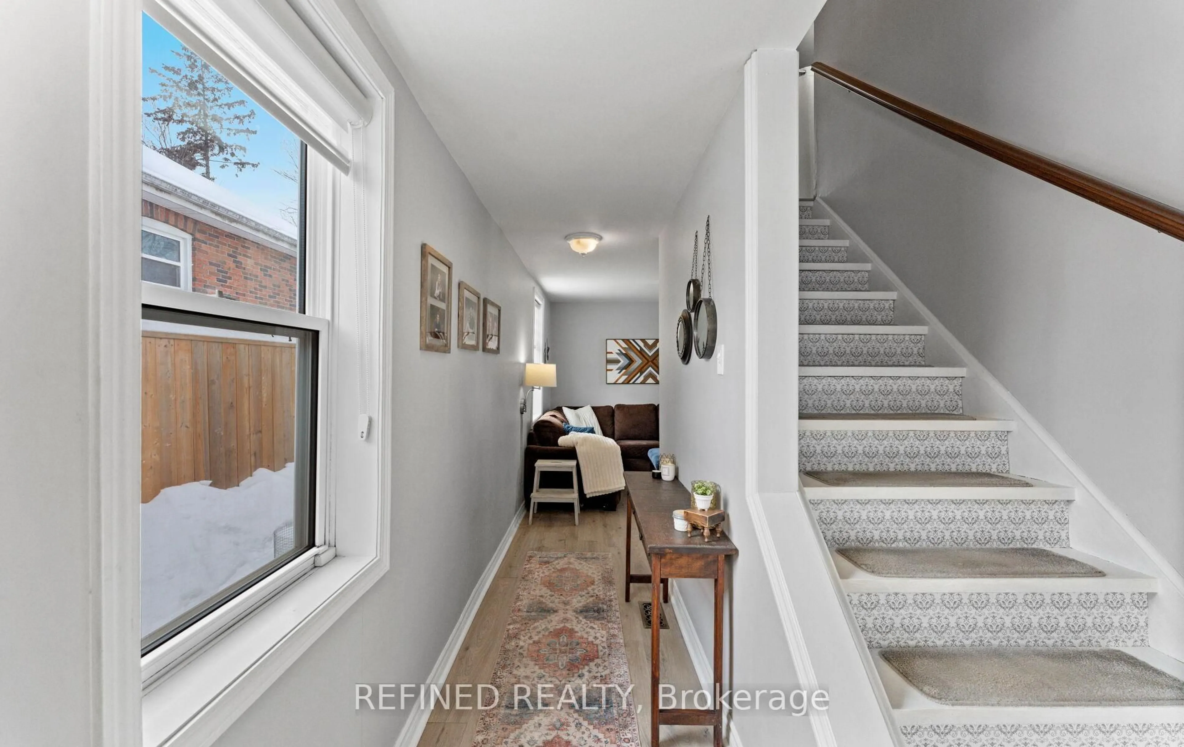 Indoor entryway for 58 Church St, New Tecumseth Ontario L9R 1G9