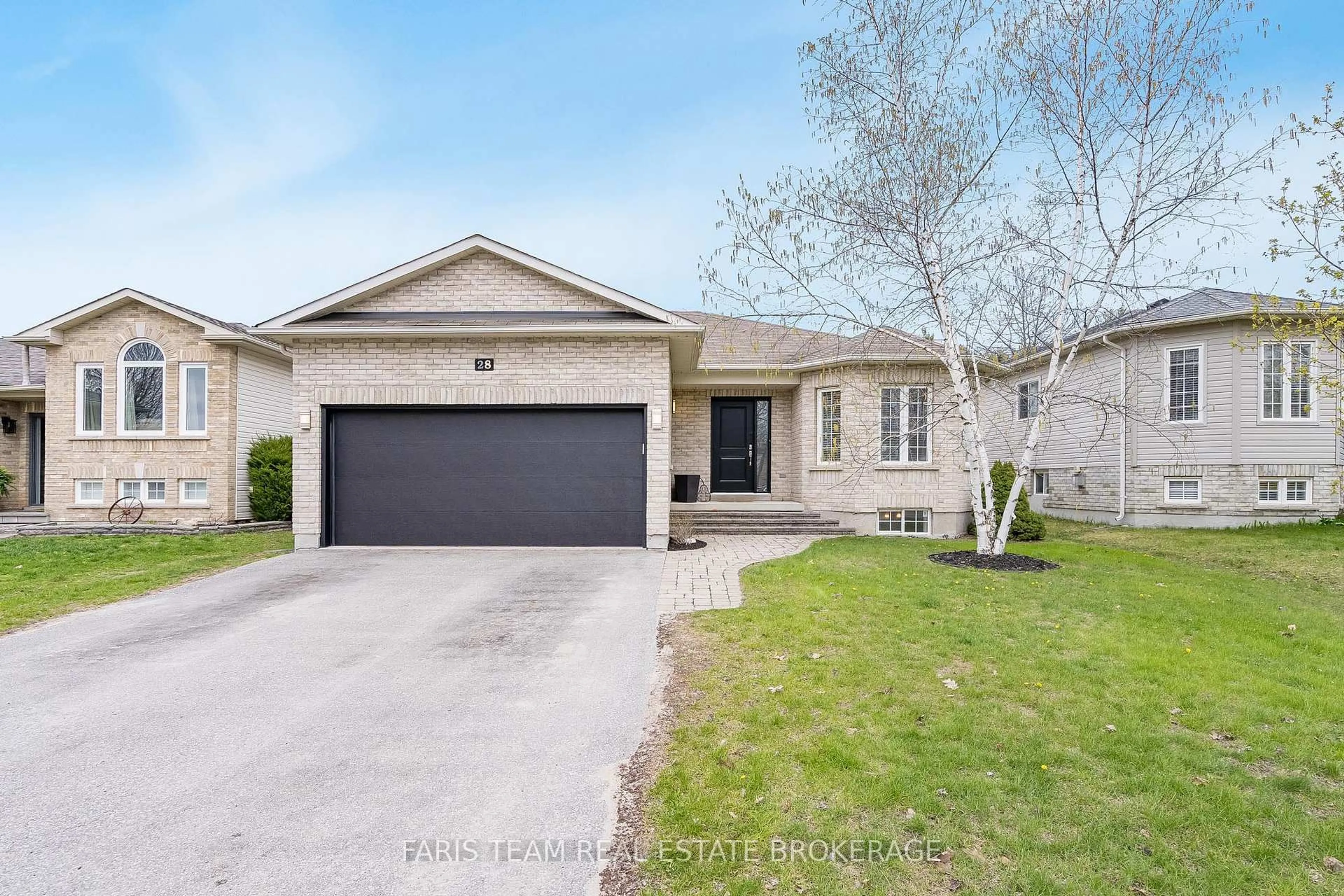 Unknown for 28 Stonemount Cres, Essa Ontario L0M 1B4