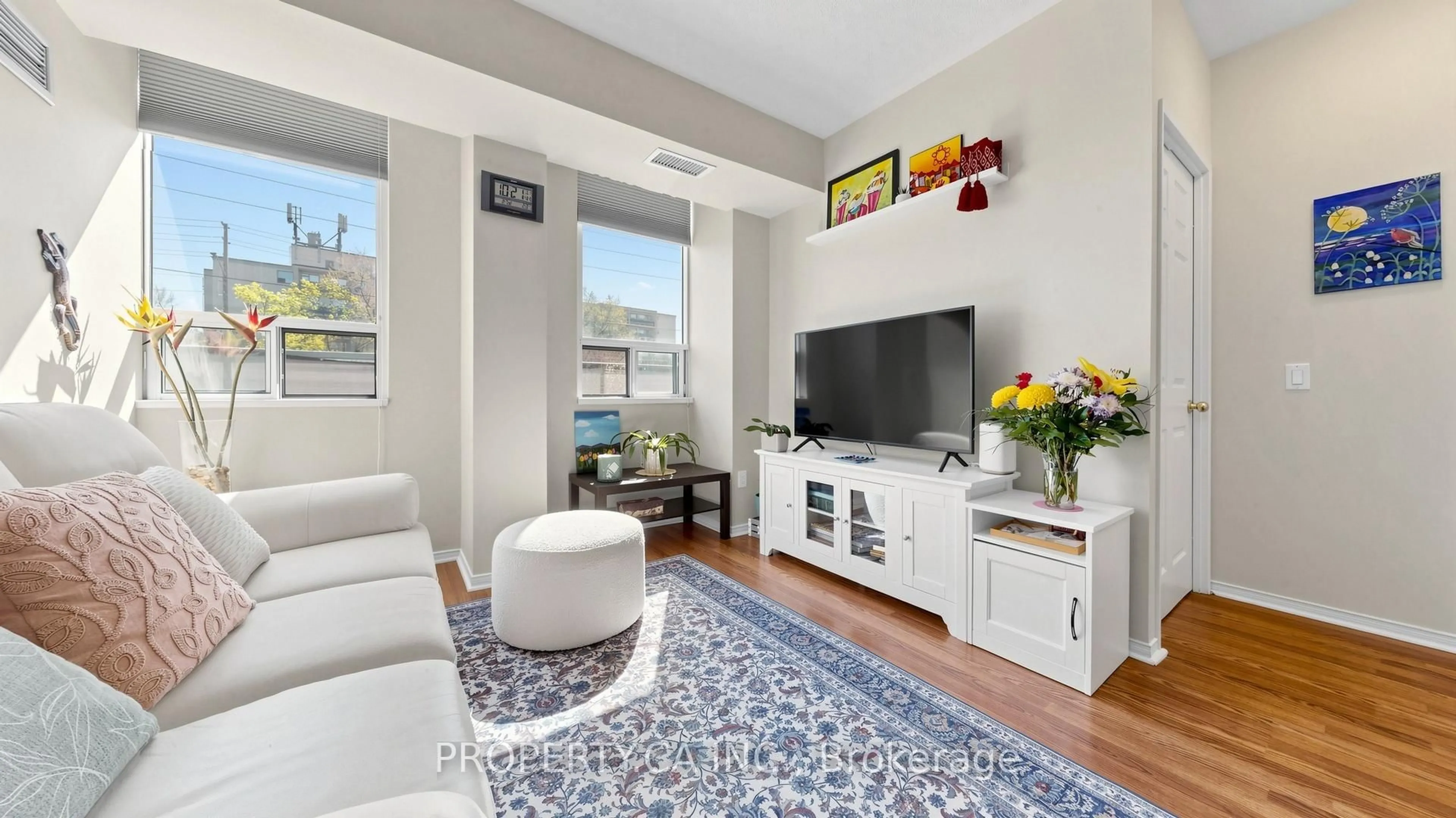 Living room with furniture, unknown for 7398 Yonge St #107, Vaughan Ontario L4J 8J2