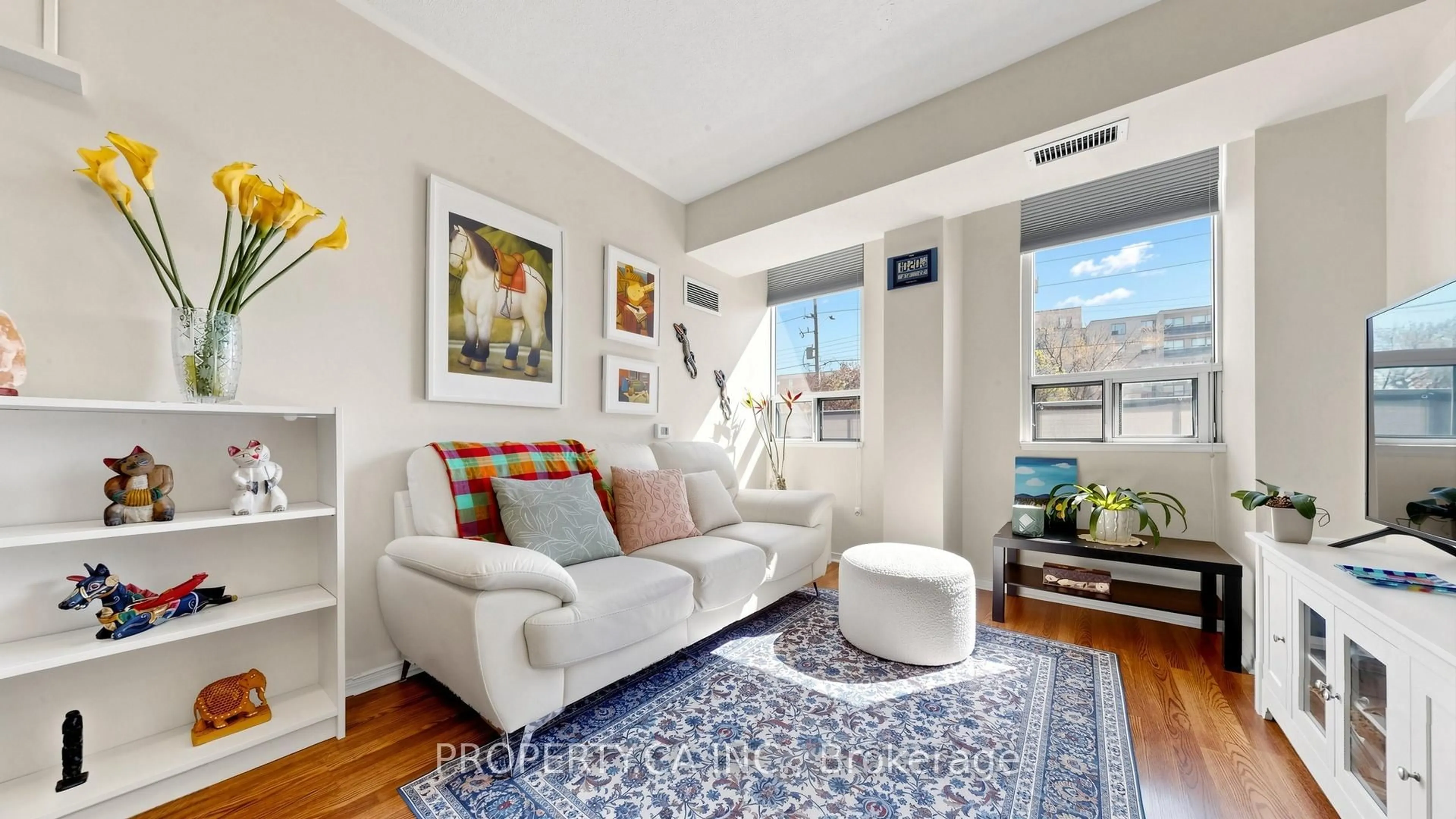 Living room with furniture, unknown for 7398 Yonge St #107, Vaughan Ontario L4J 8J2