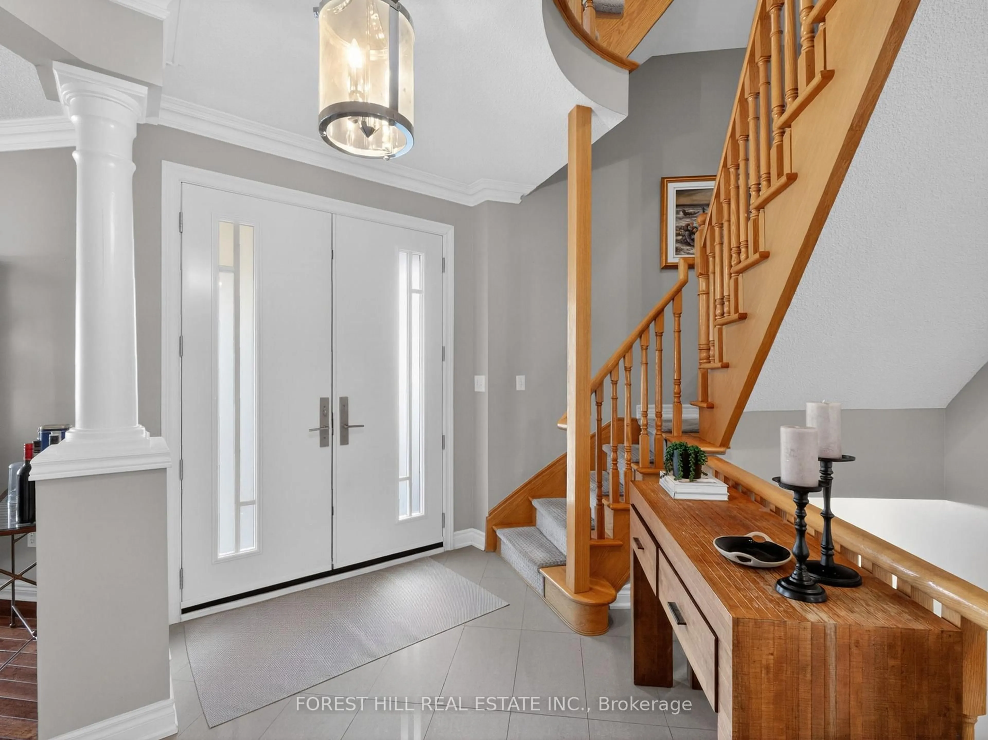 Indoor entryway for 92 Seabreeze Ave, Vaughan Ontario L4J 8T7