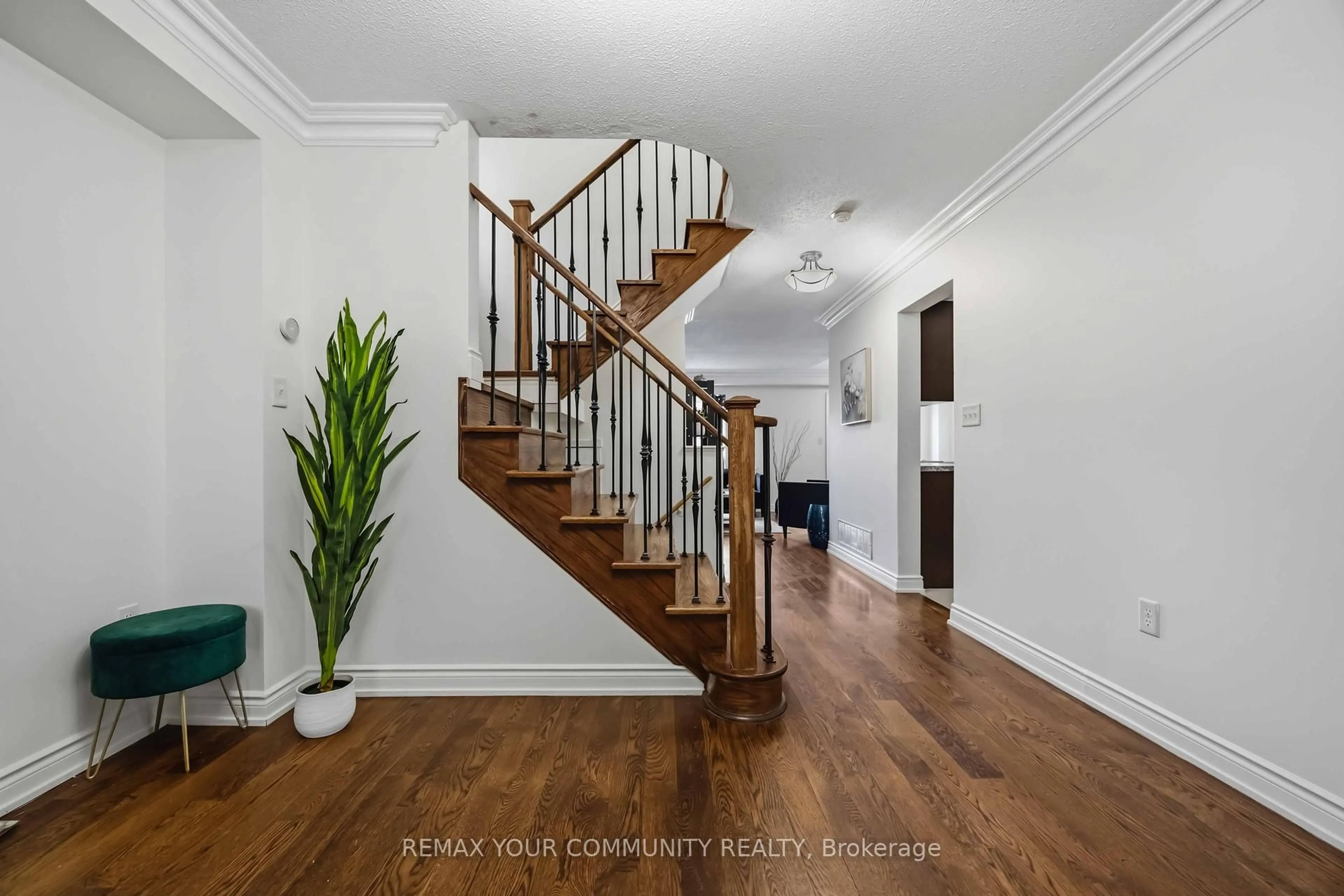 Unknown for 56 Hirst Ave, Georgina Ontario L4P 4E5