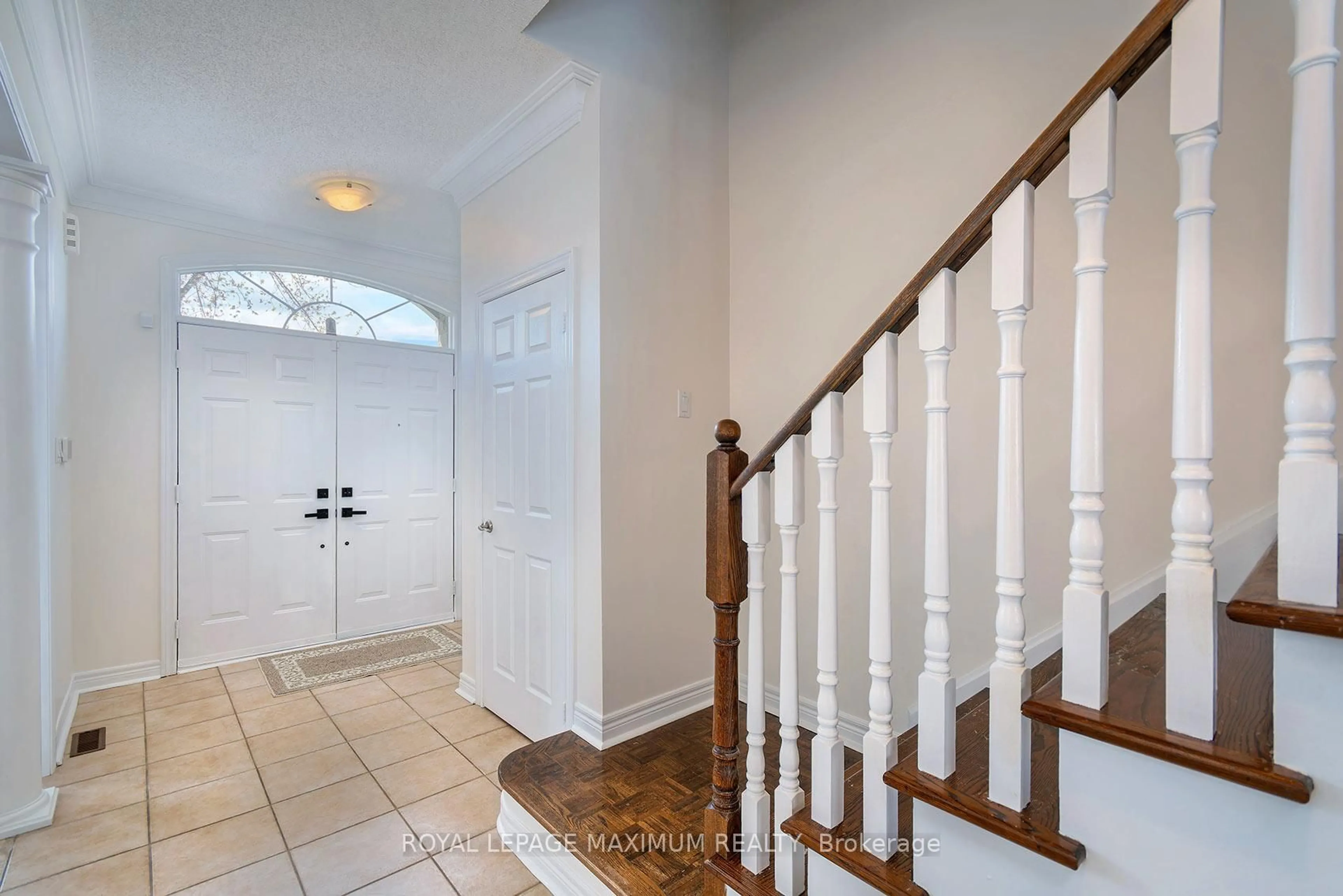 Indoor entryway for 41 Tavio Way, Vaughan Ontario L4H 1S1