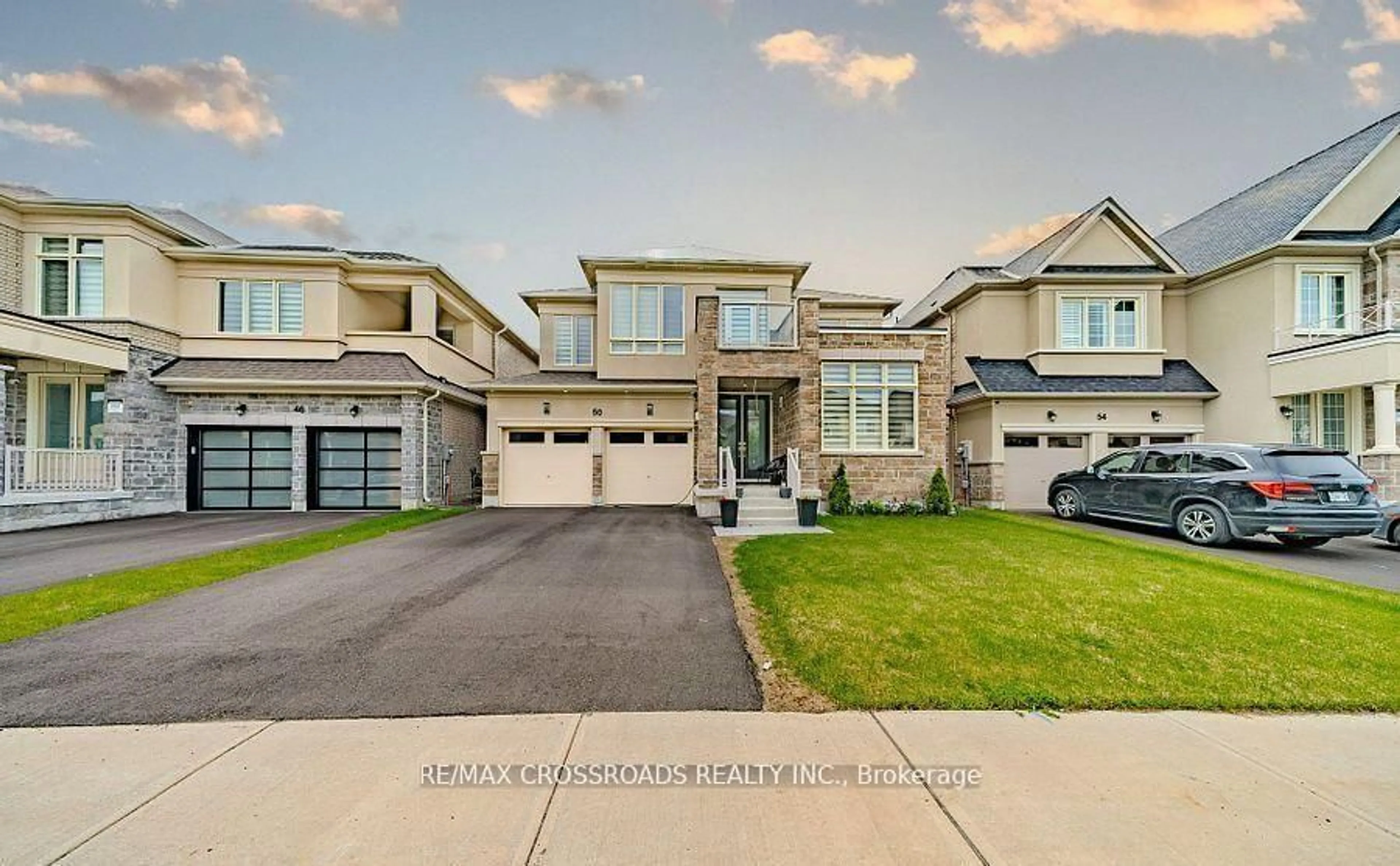 A pic from outside/outdoor area/front of a property/back of a property/a pic from drone, street for 50 Carriage Shop Bend, East Gwillimbury Ontario L9N 0Y5