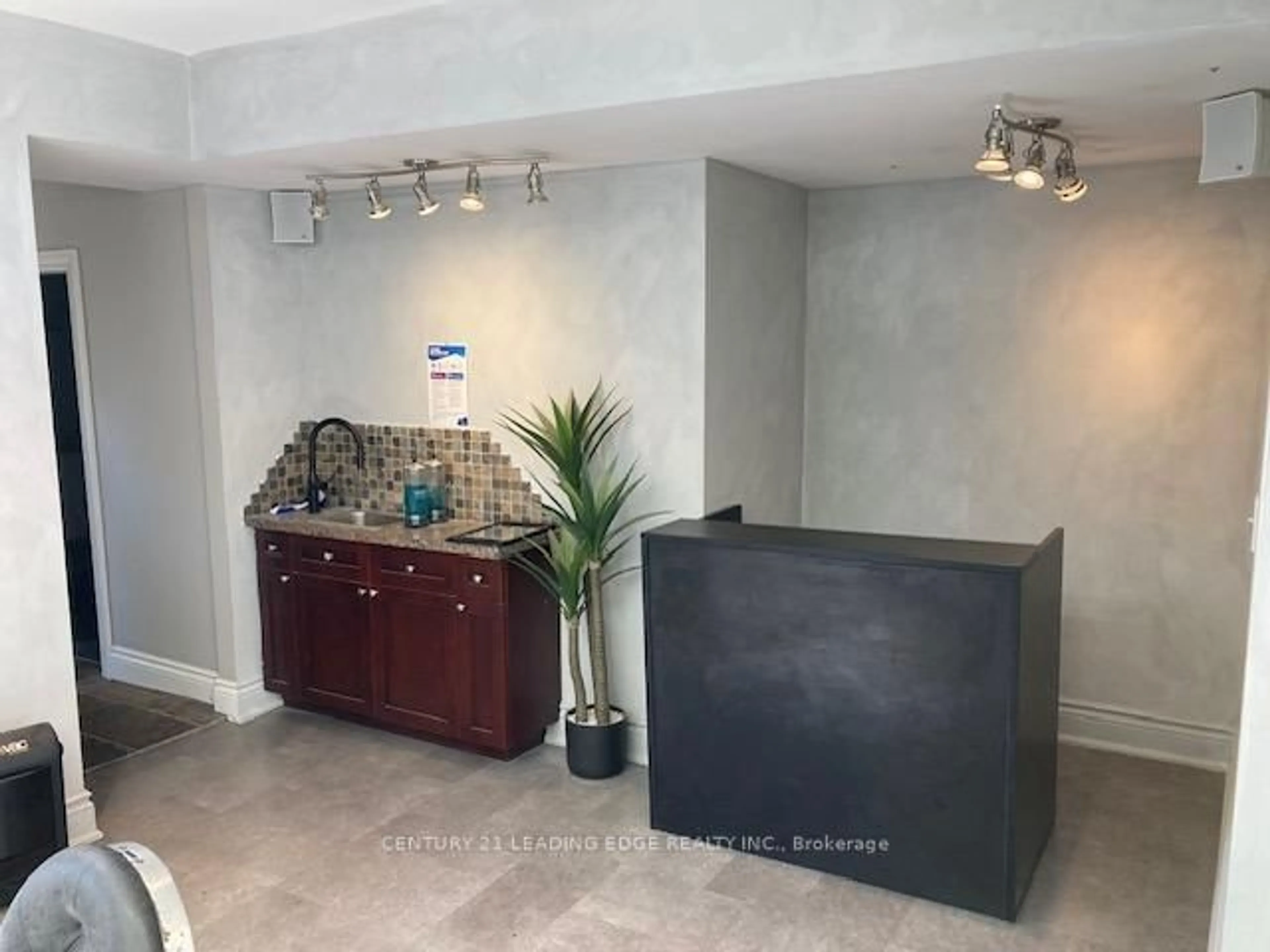 Unknown for 6391 Main St, Whitchurch-Stouffville Ontario L4A 1G4