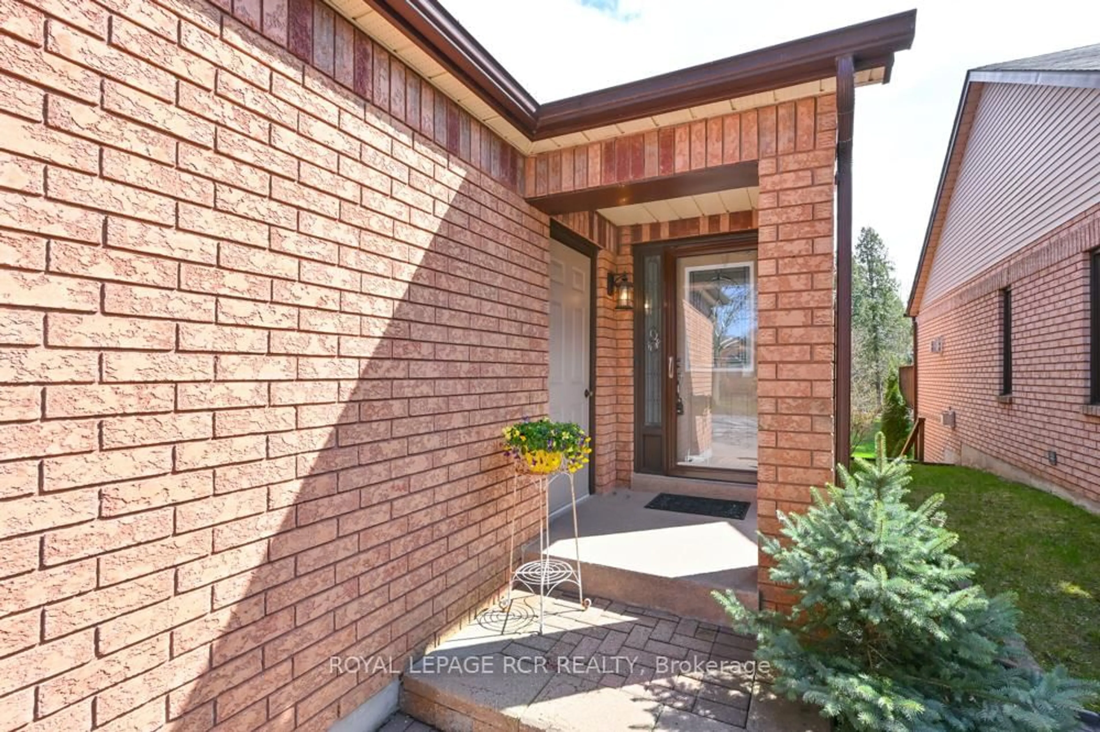 Home with brick exterior material, street for 196 Riverview Rd, New Tecumseth Ontario L9R 1Y2