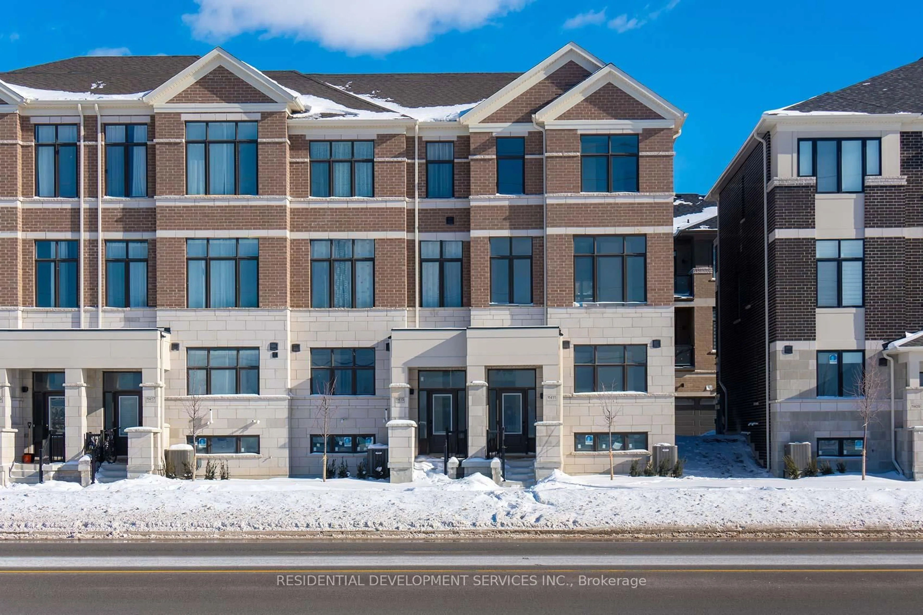Home with brick exterior material, building for 11411 Leslie St, Richmond Hill Ontario L4S 0P3