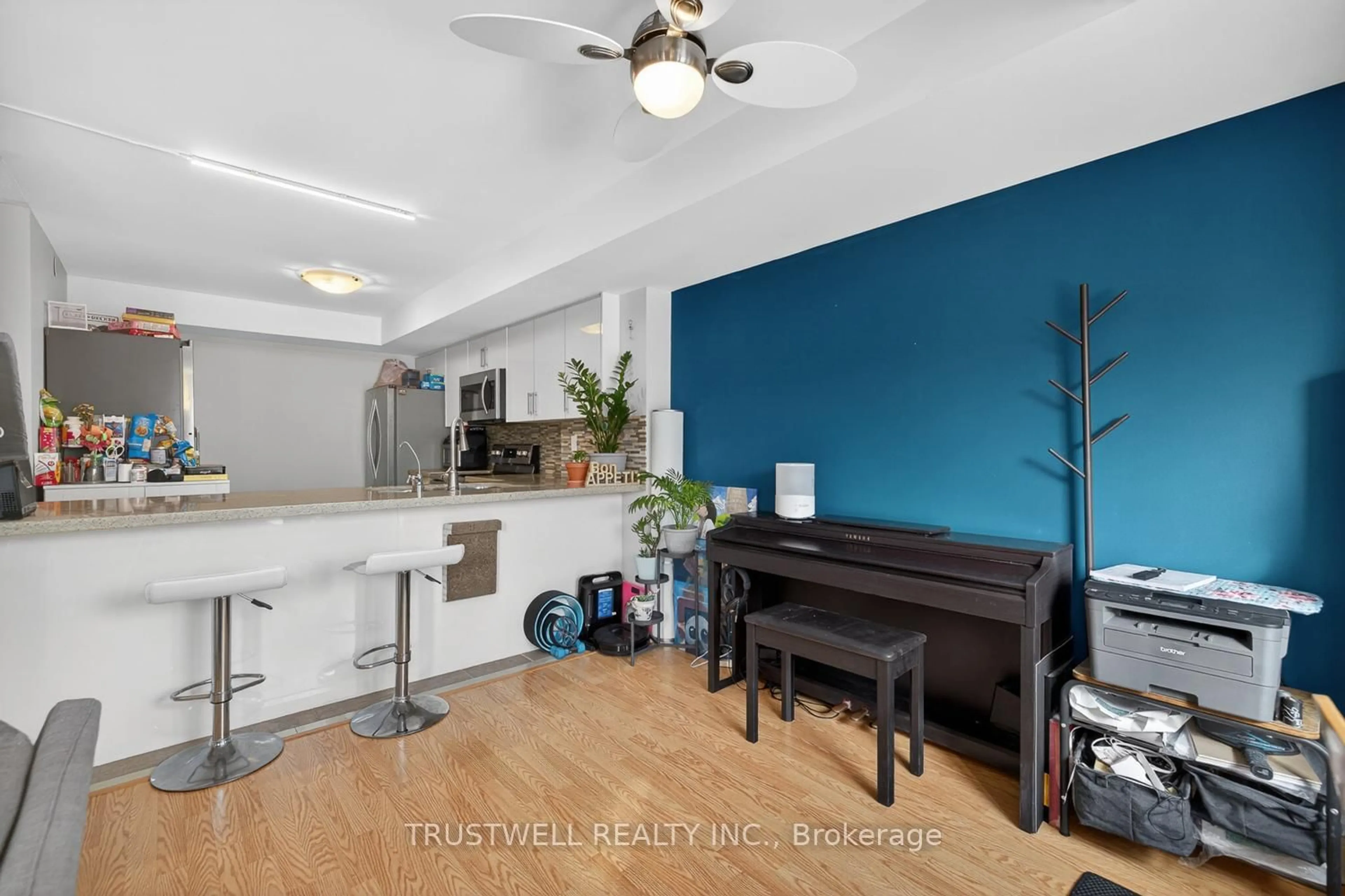 Unknown for 306 John St #298, Markham Ontario L3T 0A7