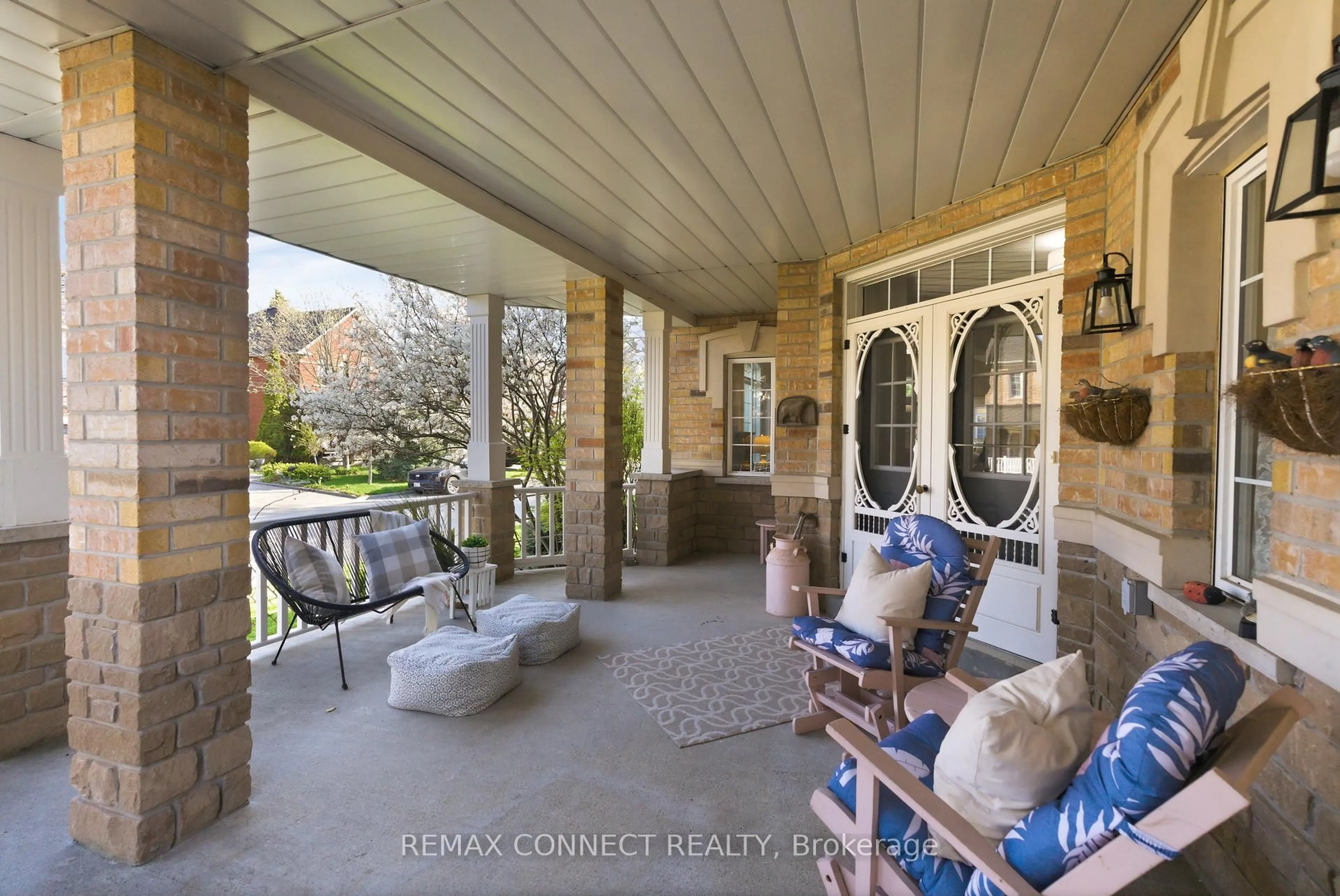 Patio, street for 16 White Cedar Dr, Markham Ontario L3S 4B6