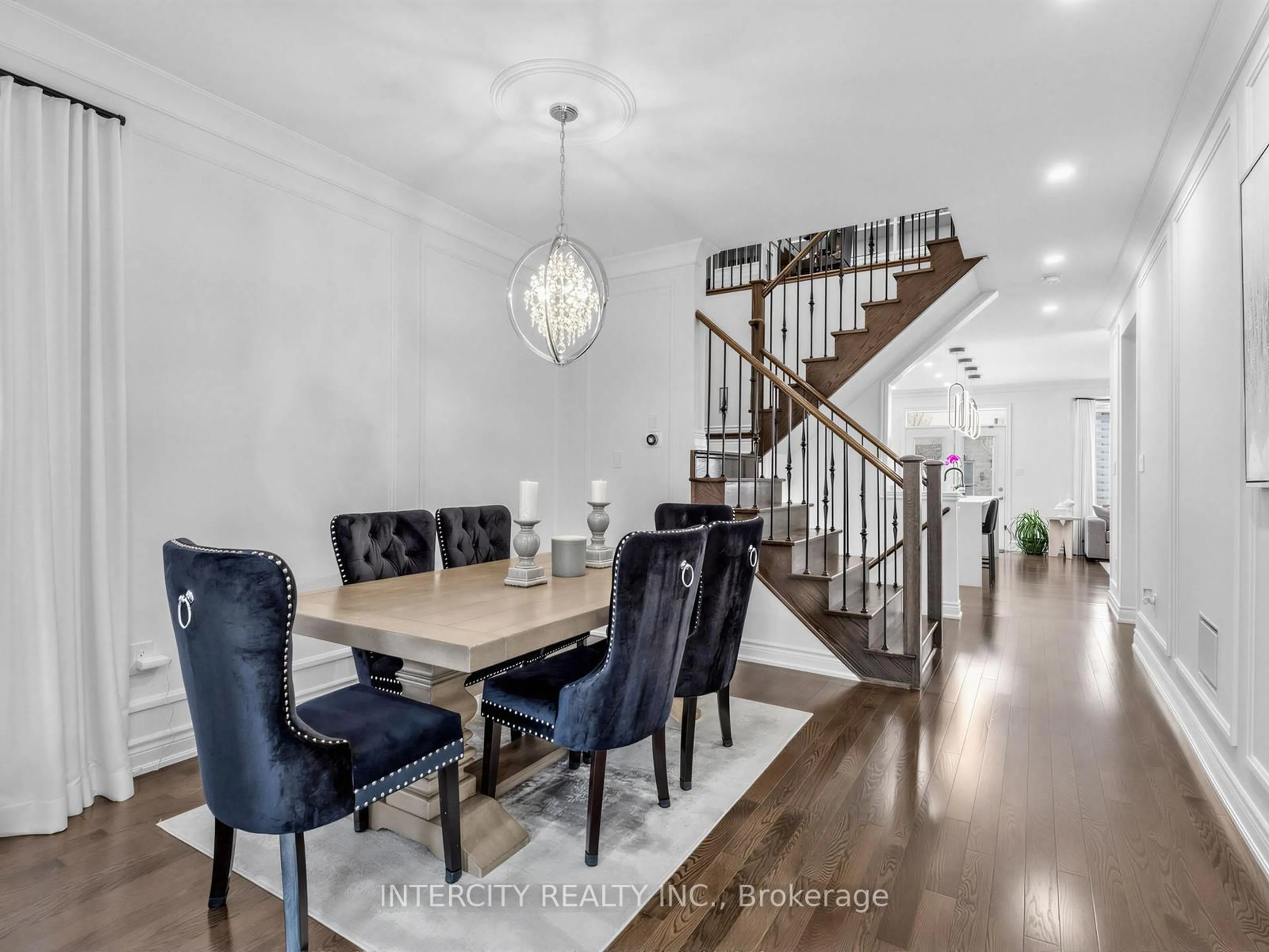 Dining room, wood/laminate floor for 322 Moody Dr, Vaughan Ontario L4H 3N5