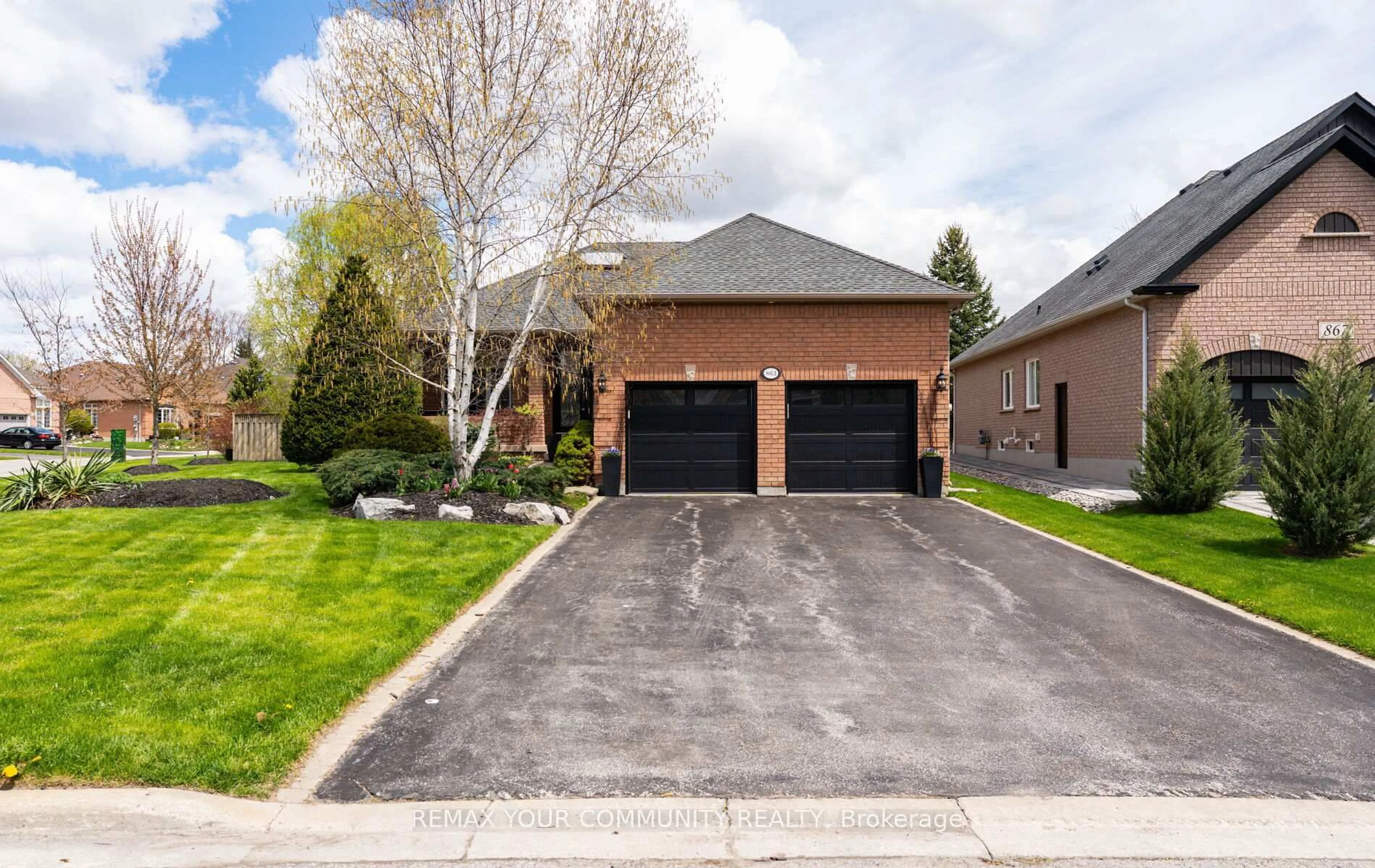 Home with brick exterior material, street for 863 Shadrach Dr, Newmarket Ontario L3X 2H3
