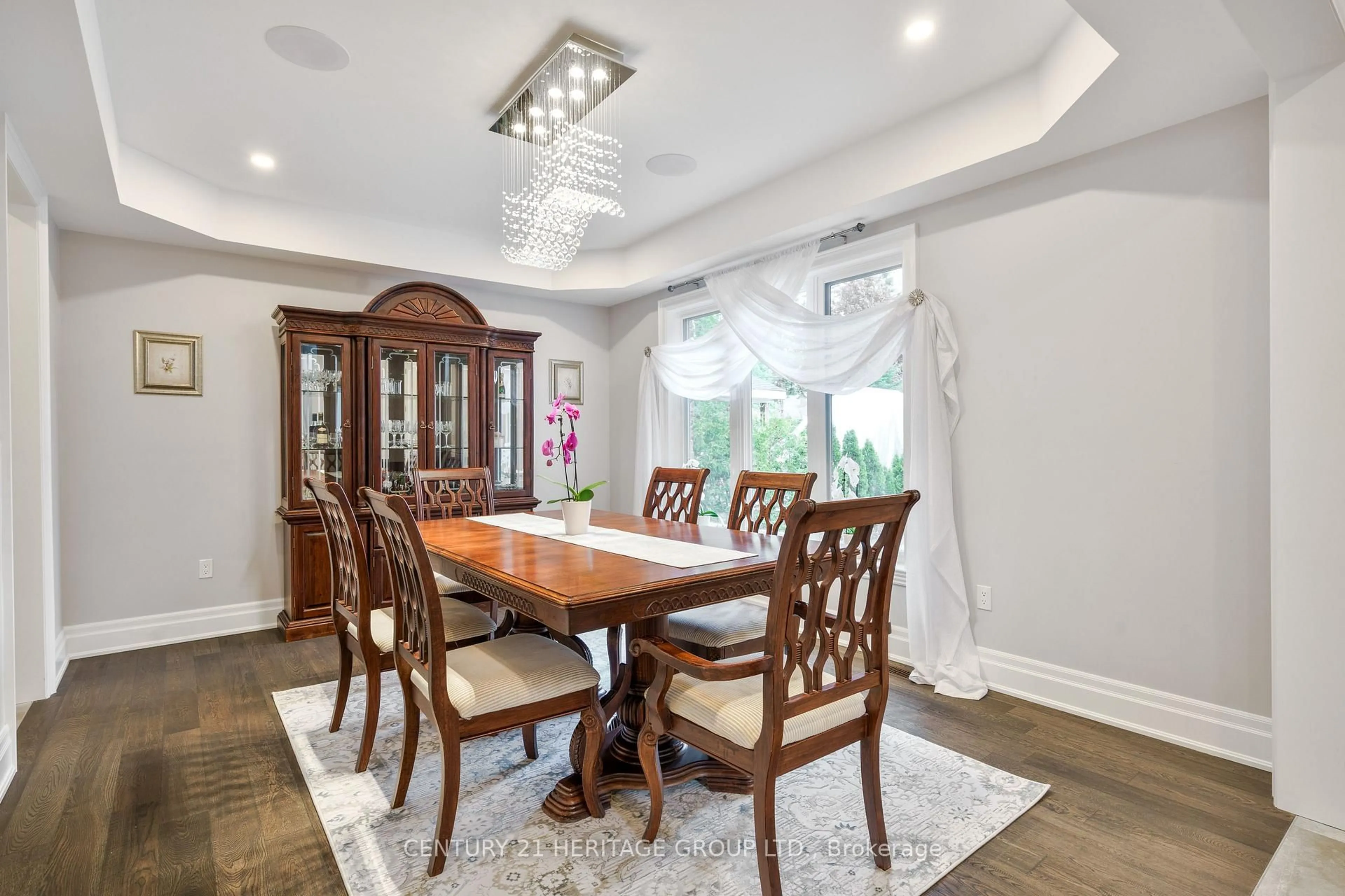 Dining room, wood/laminate floor for 1894 Simcoe Rd, Innisfil Ontario L9S 4N4