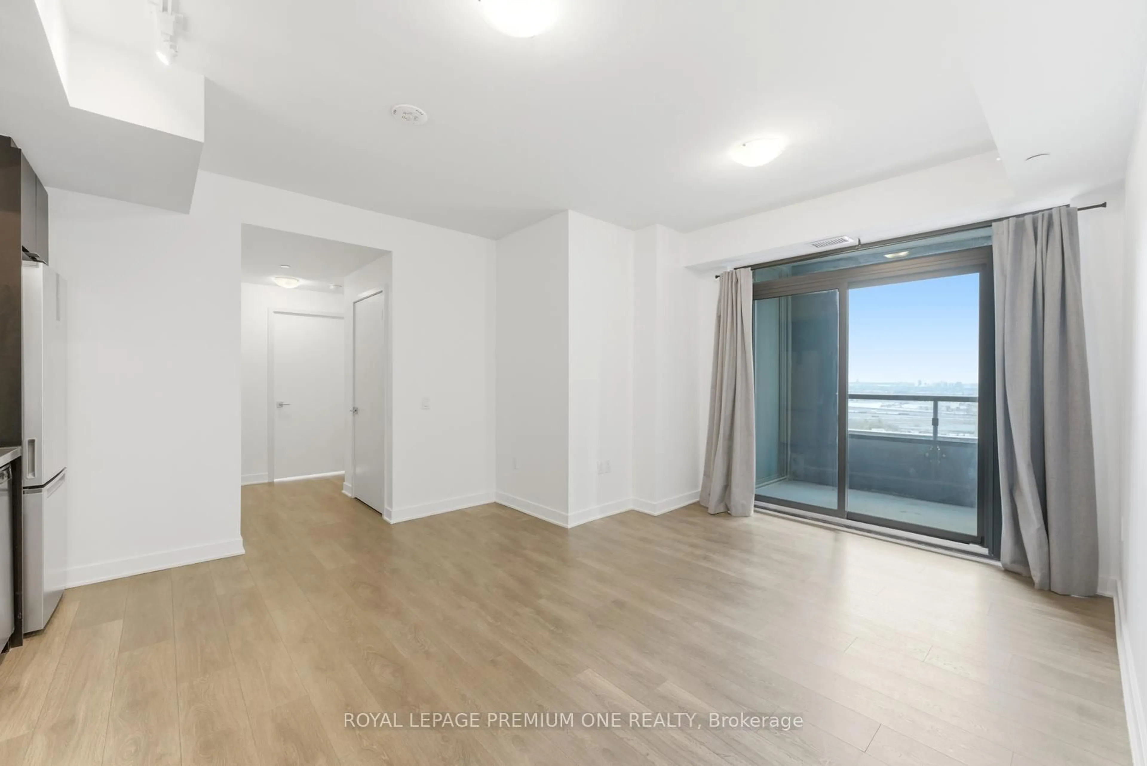 A pic of a room for 2920 Highway 7 #2404, Vaughan Ontario L4K 0P4