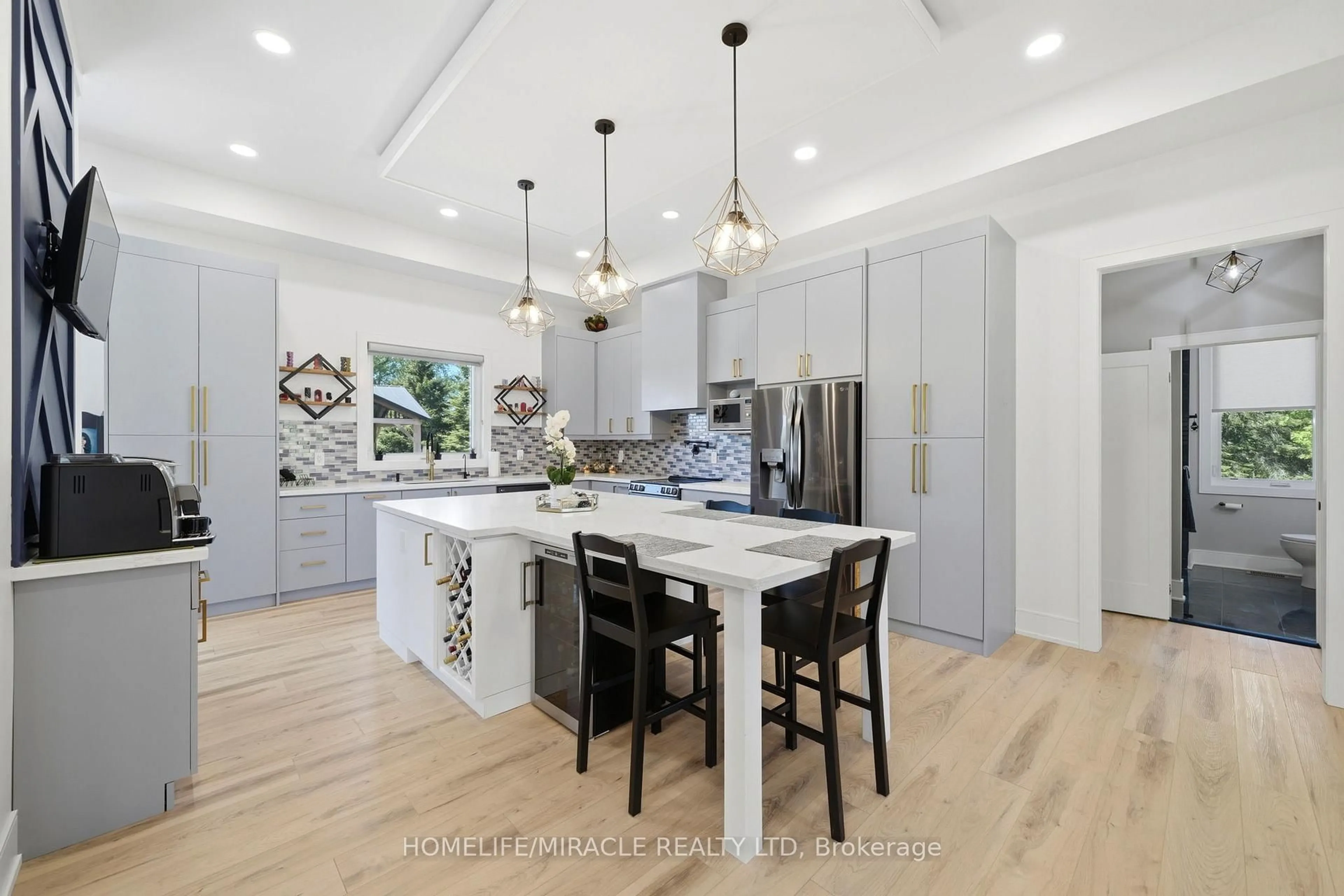 Contemporary kitchen, unknown for 7028 Pine Plains Rd, Adjala-Tosorontio Ontario L0M 1J0