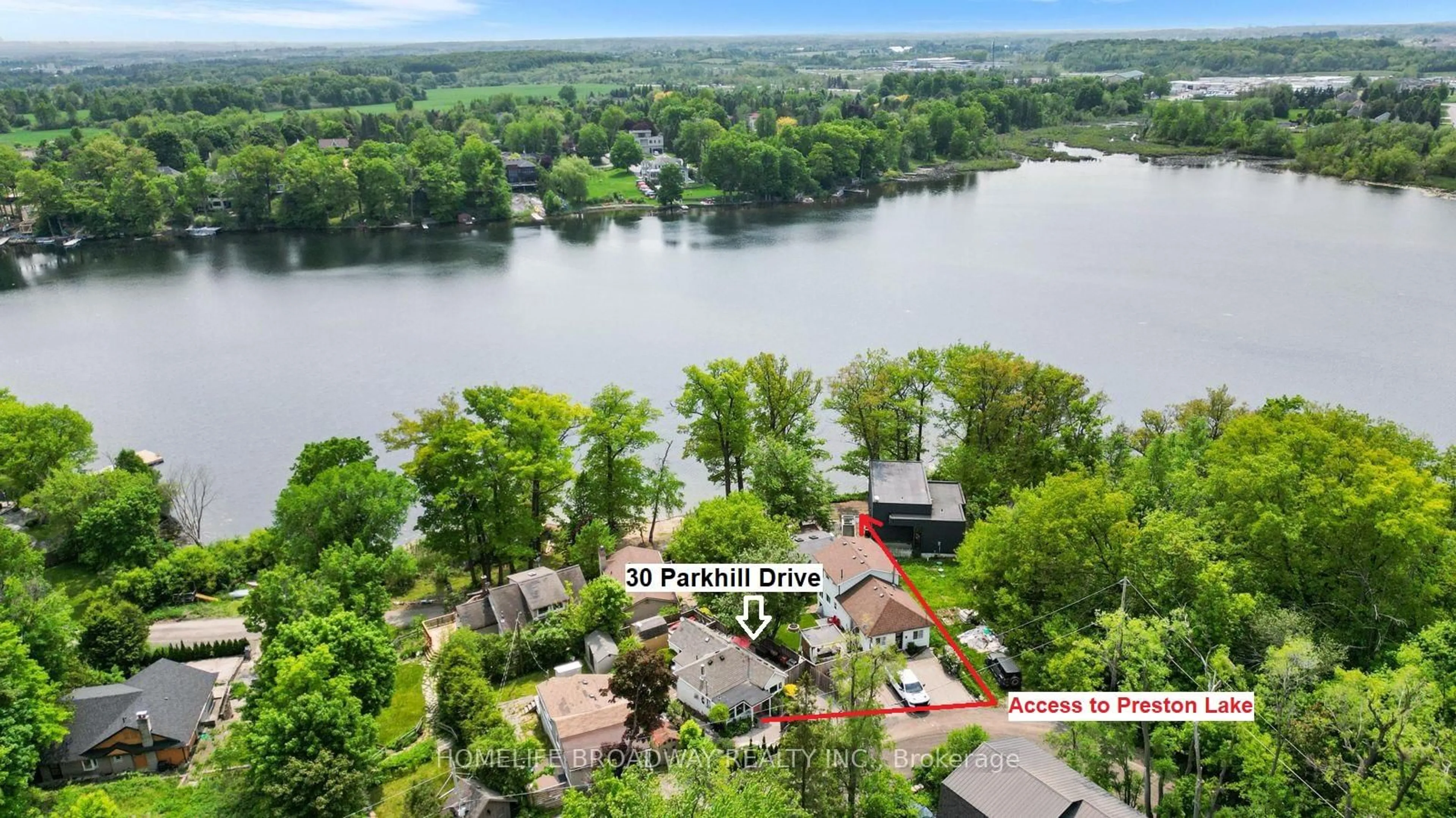 A pic from outside/outdoor area/front of a property/back of a property/a pic from drone, water/lake/river/ocean view for 30 Parkhill Dr, Whitchurch-Stouffville Ontario L4A 2G1